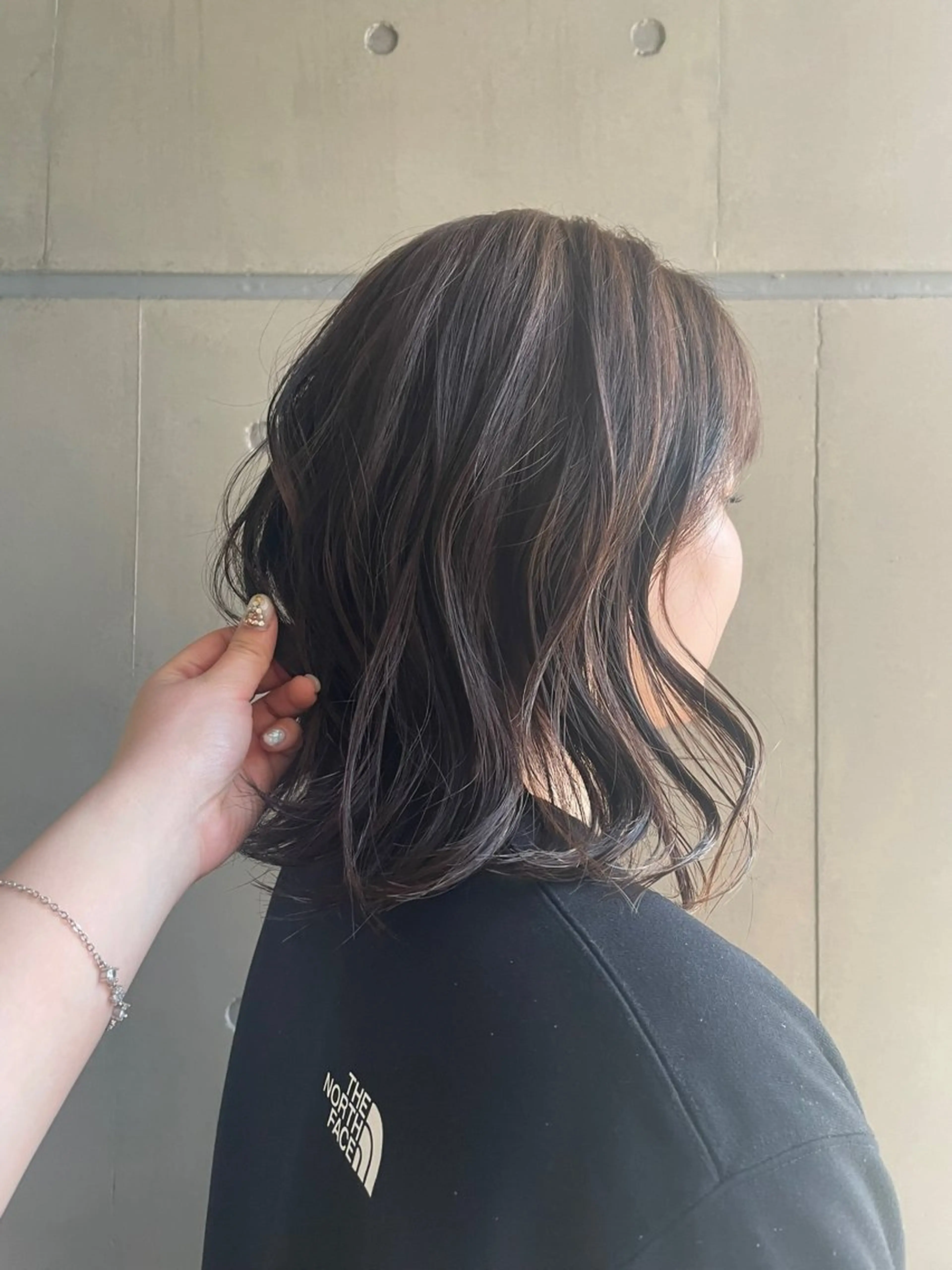 ミディアム カラー ブリーチ ヘアカラー 透明感カラー🪡🤍 nanao🤍🪡のヘアスタイル