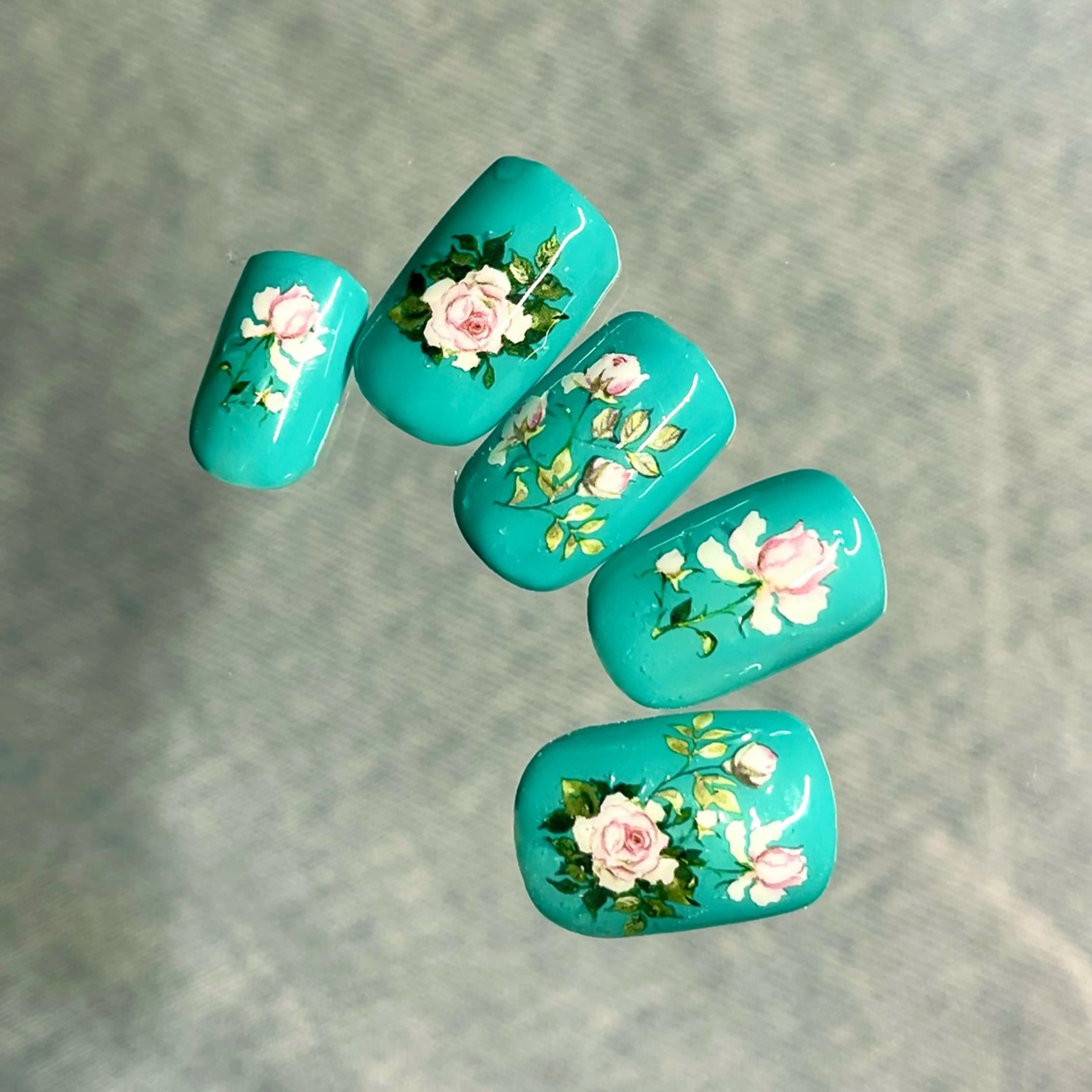 ネイル ILLO-art nail所属・ILLO mayoのネイルデザイン