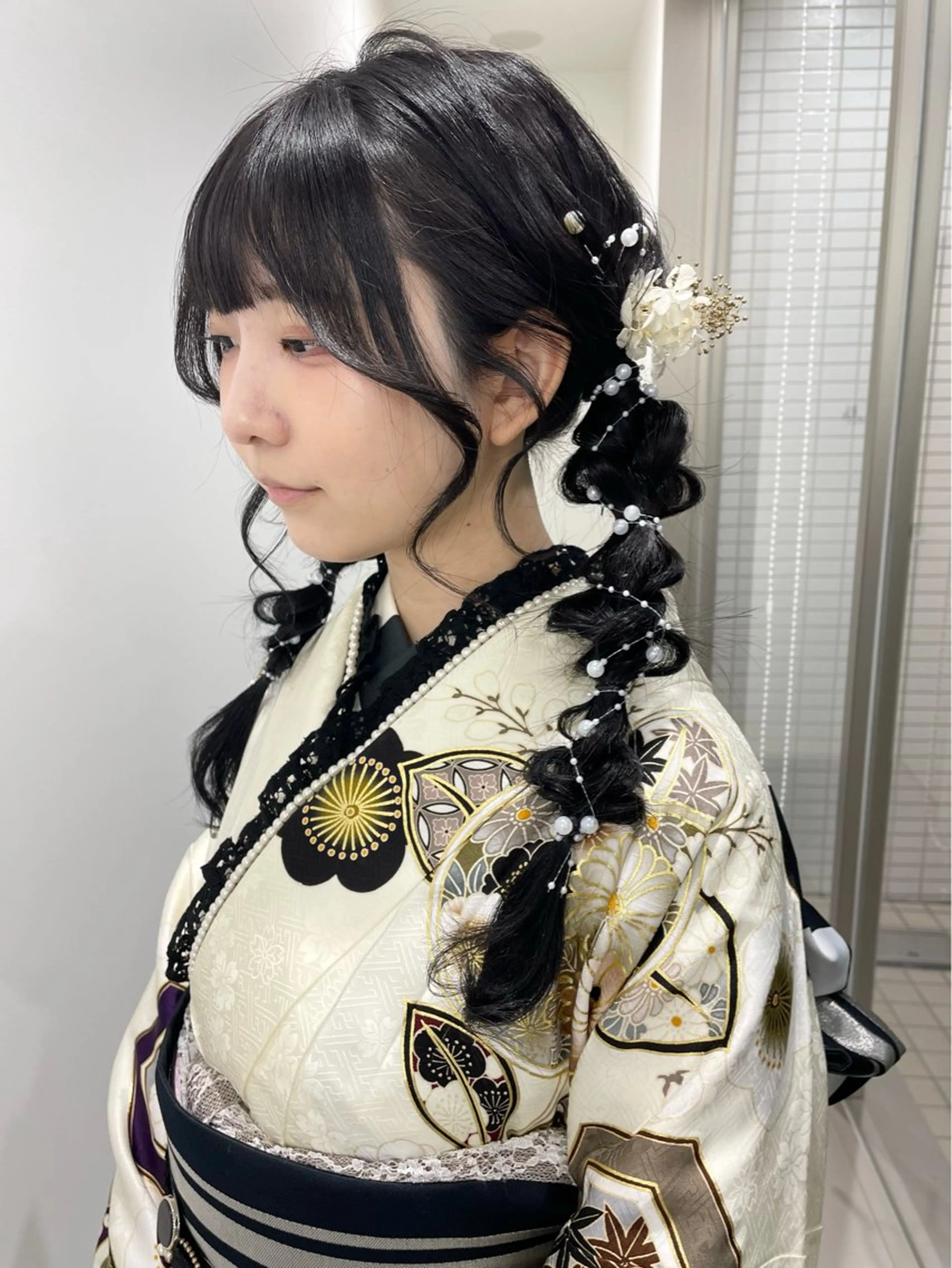 カラー ヘアアレンジ 成人式 錦 茉李 @lm.mari03のヘアスタイル