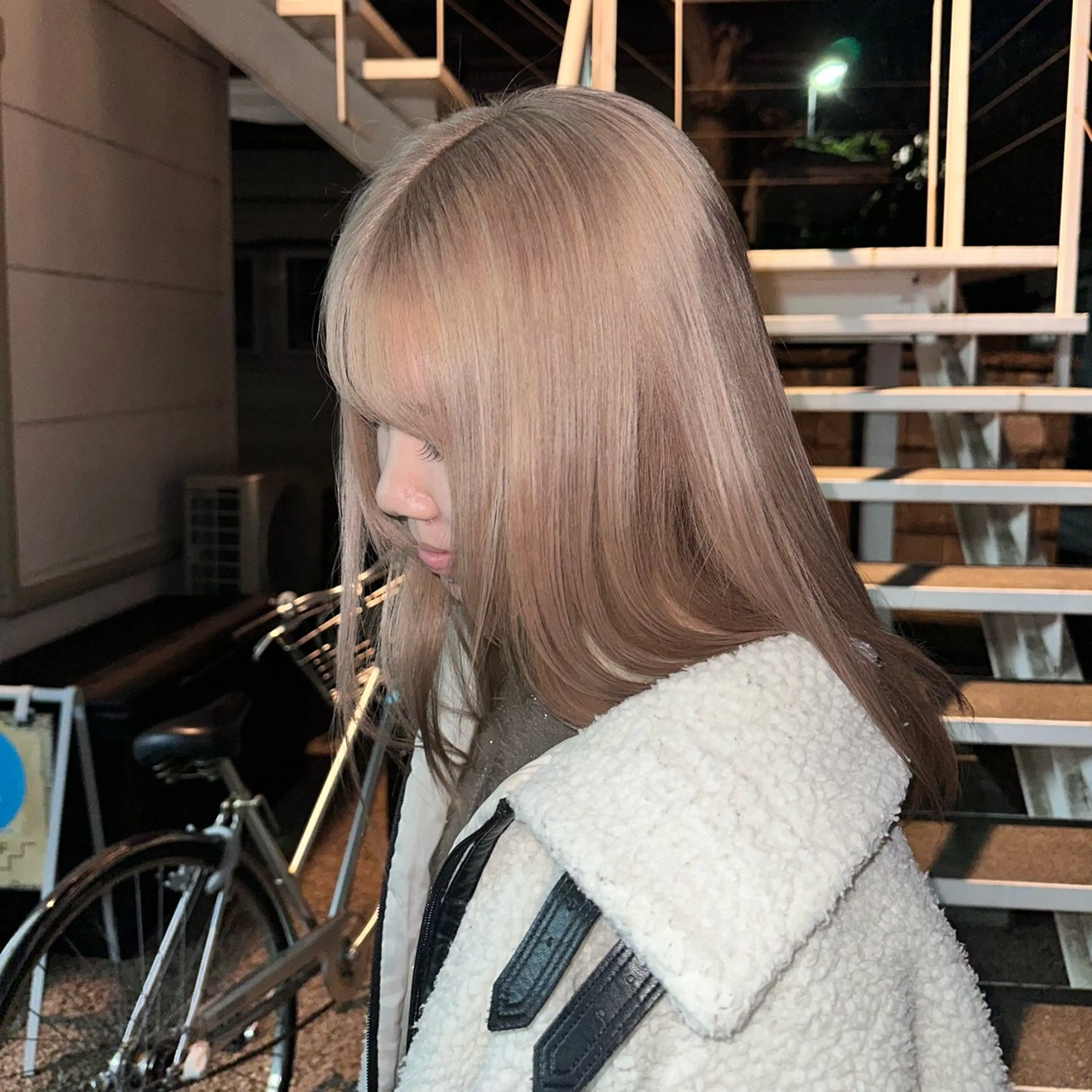 セミロング ヘアカラー 🧸ミルクティー /ブリーチ🫧あずみのヘアスタイル