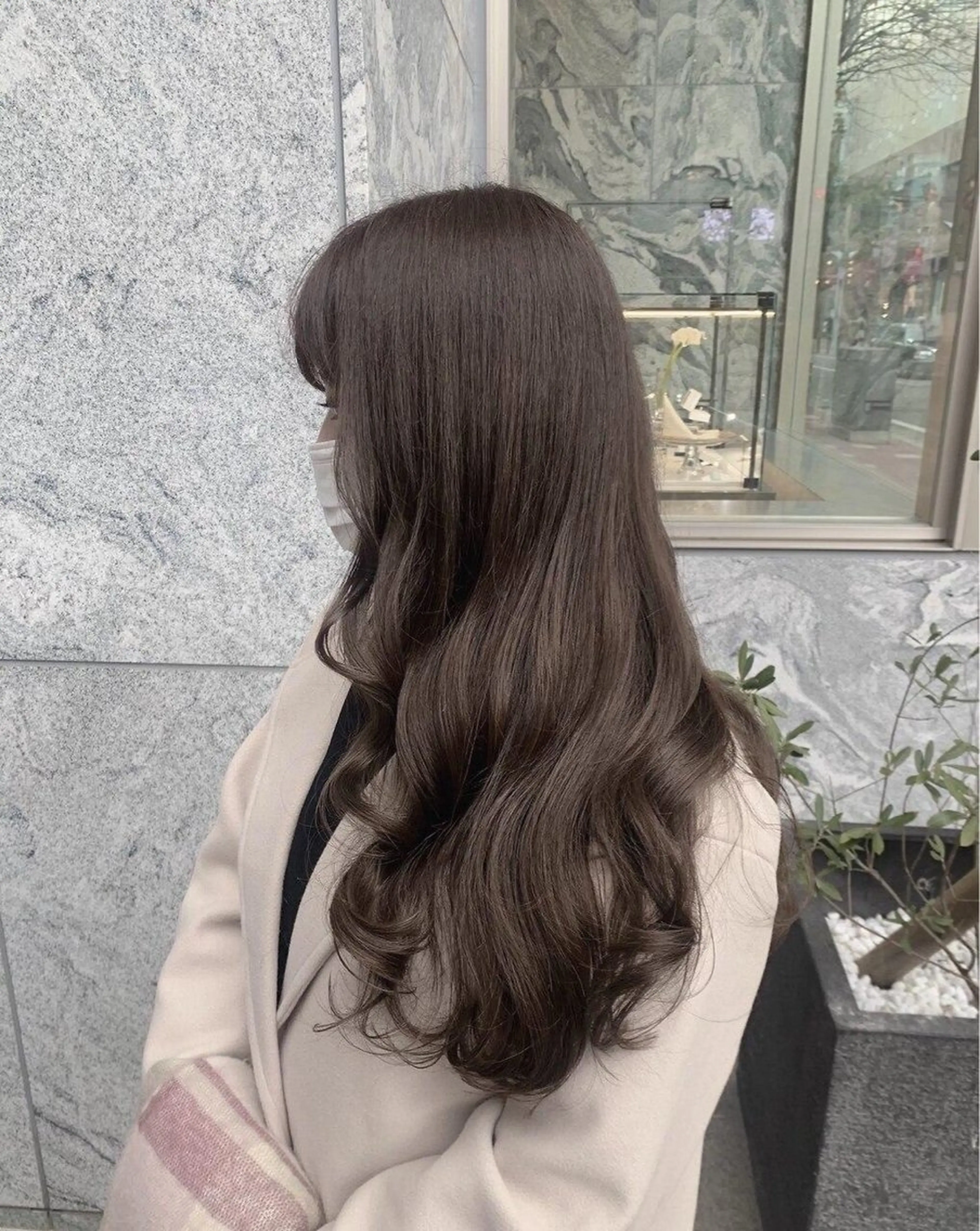 ロング カット ヘアカラー トリートメント RAISE by_WHITEのヘアスタイル