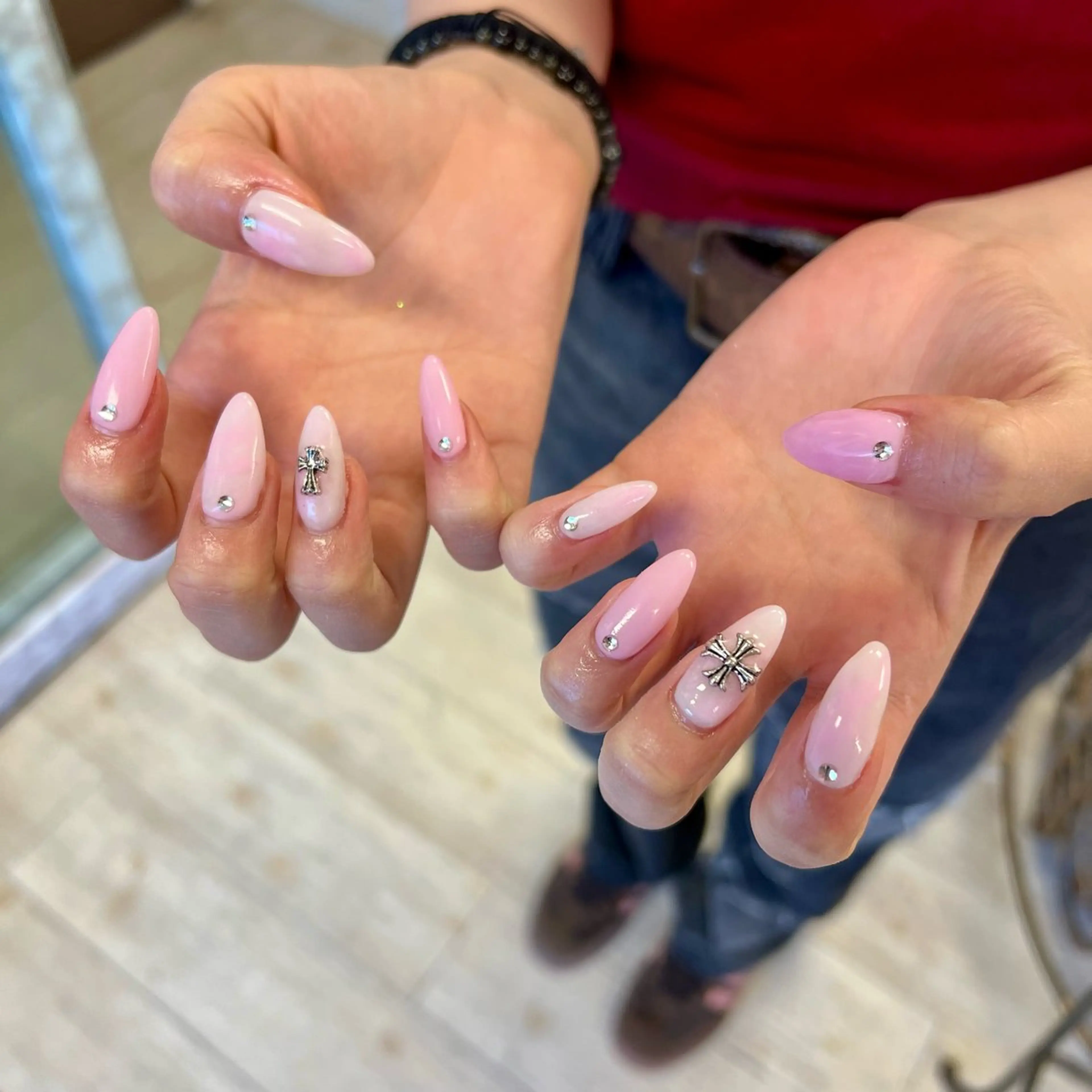 ネイル 大理石ネイル(マーブル) ピンク ハンドネイル SAKURA Total Beauty所属・SAKURA 中島のネイルデザイン