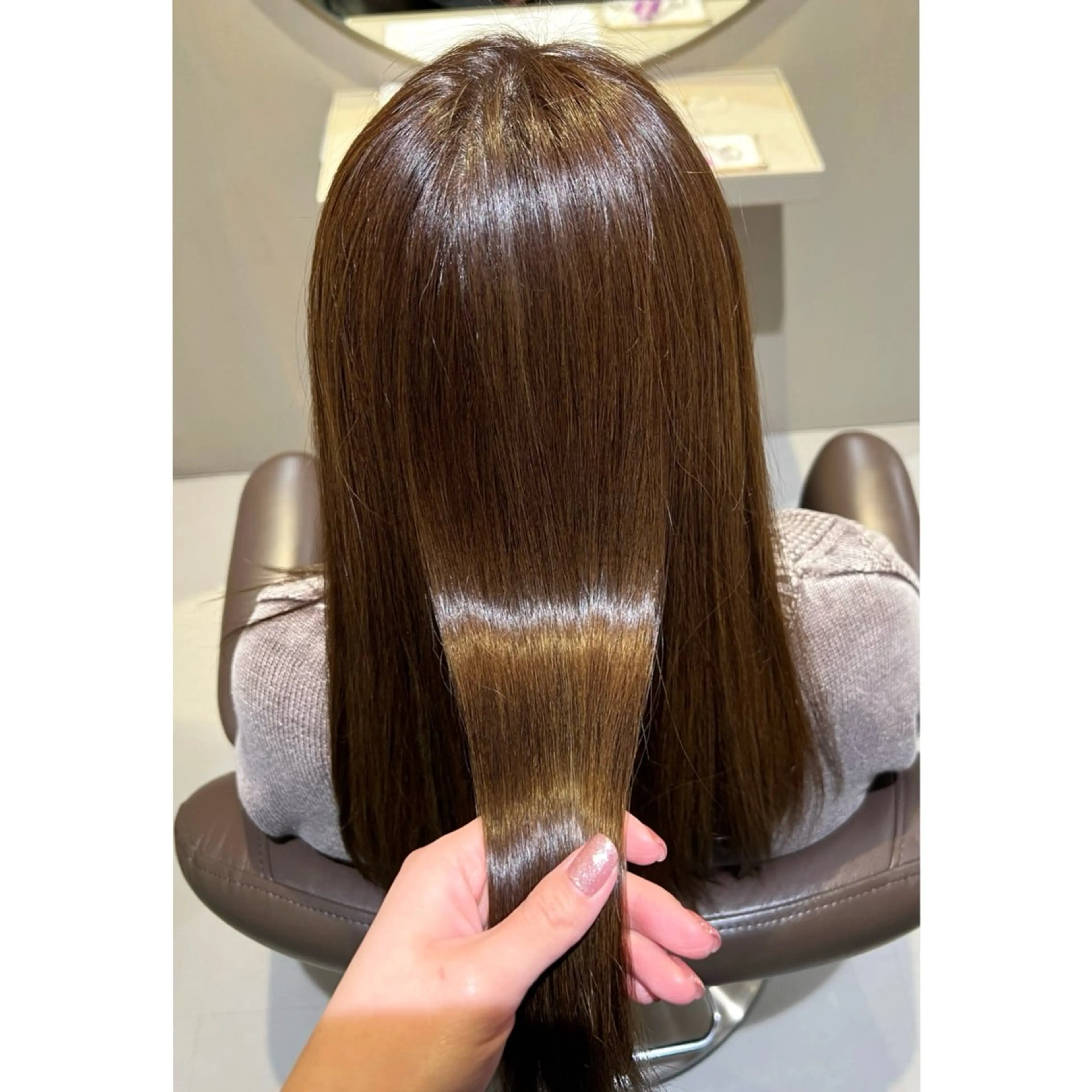 ロング カラー アッシュ 坂野 美葵のヘアスタイル