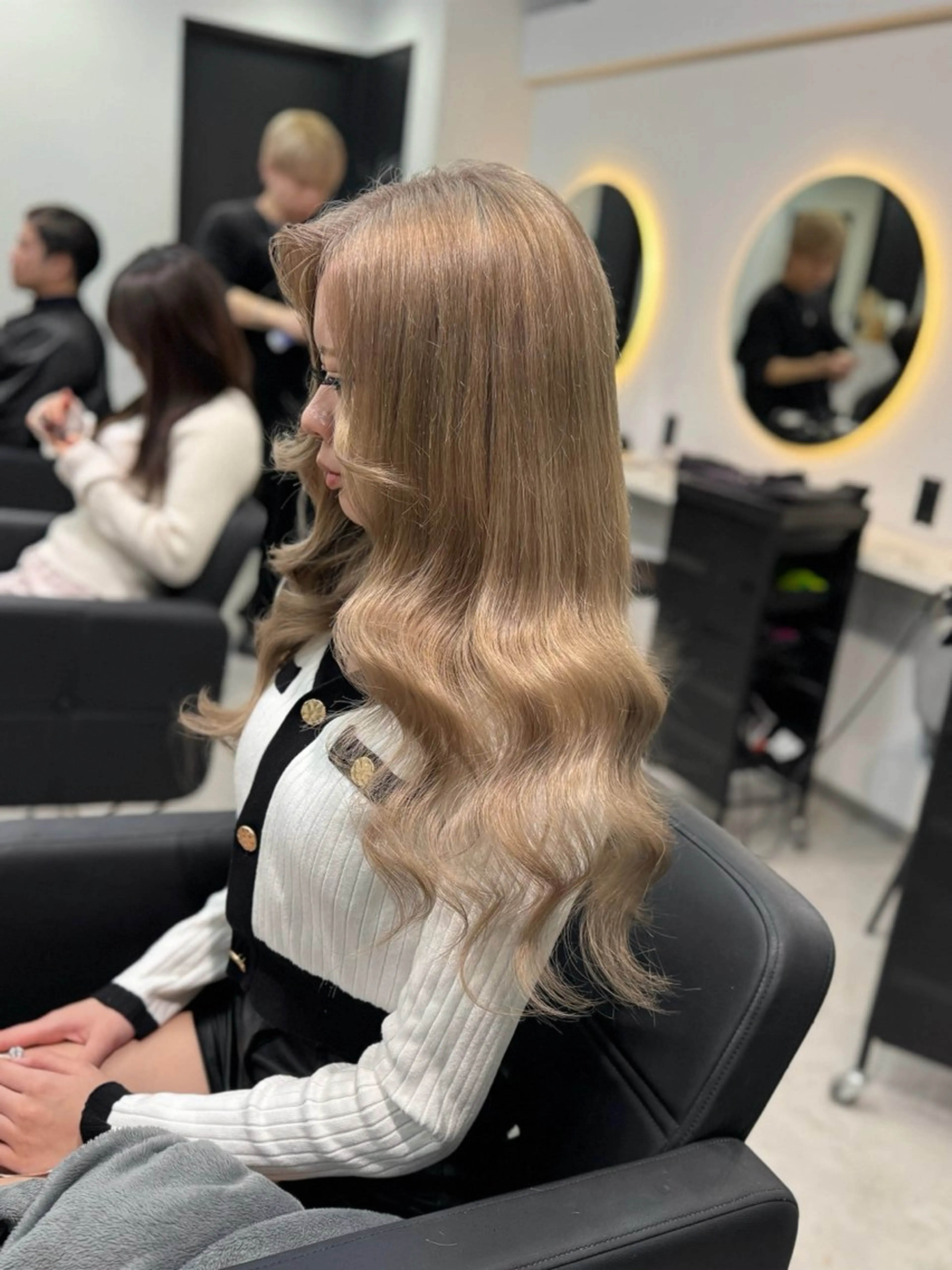 ロング カラー ヘアカラー ギャルの女神/ Shionのヘアスタイル