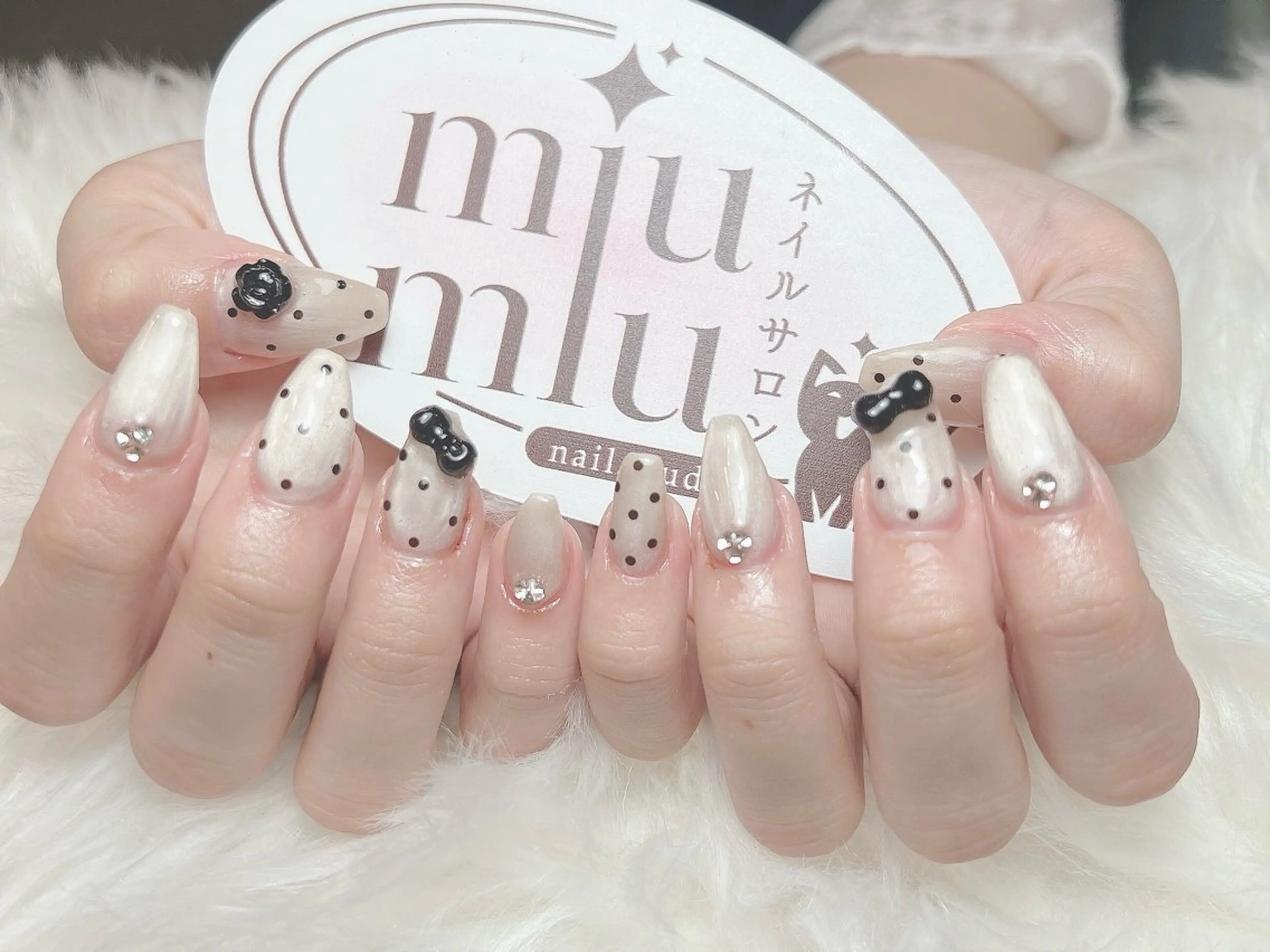 ミディアム ハンドネイル Miu Miu Nail Studio所属・yu naのネイルデザイン