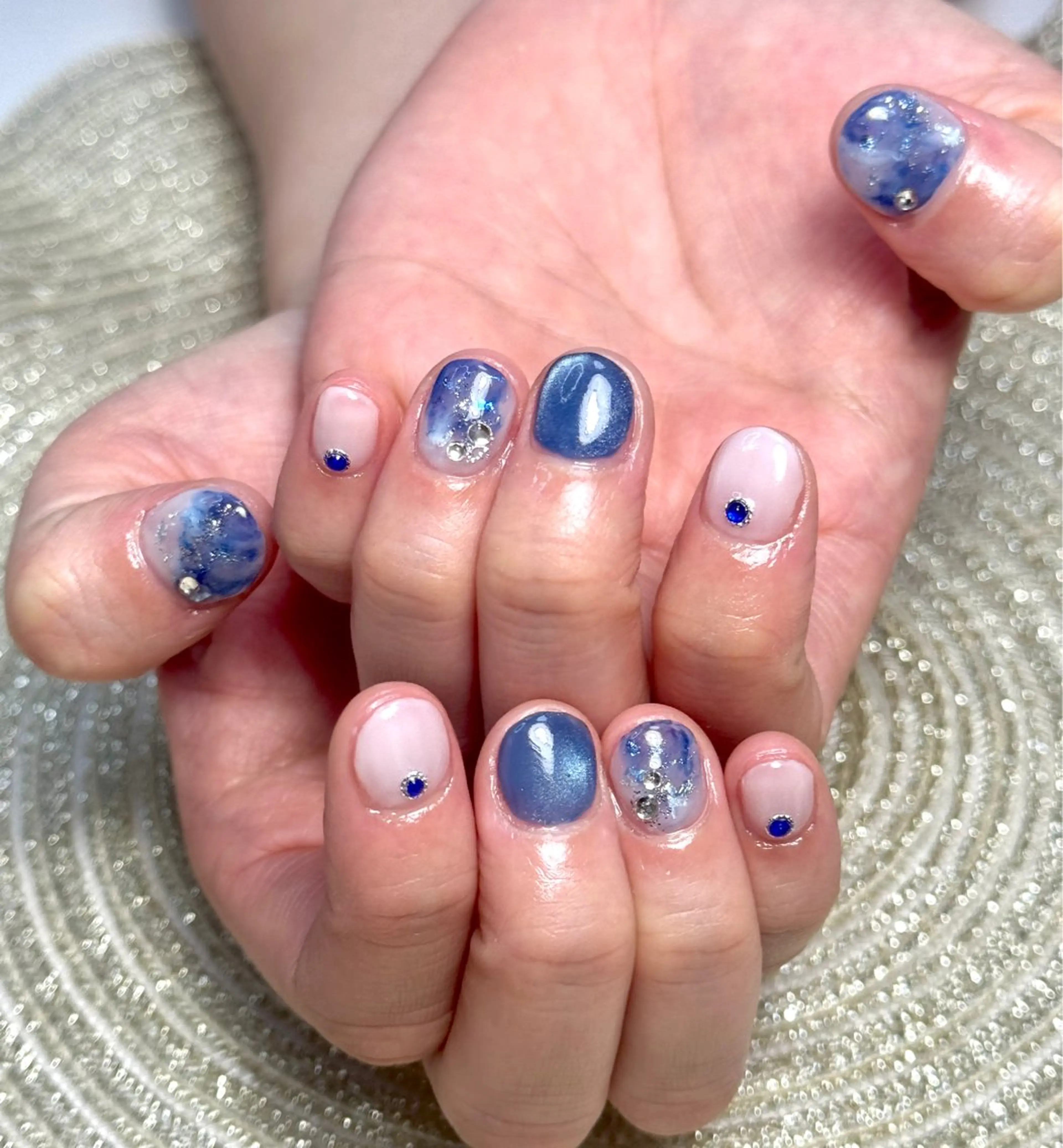 ネイル ブルー マグネットネイル ニュアンスネイル ハンドネイル MOA NAIL所属・moa nailのネイルデザイン