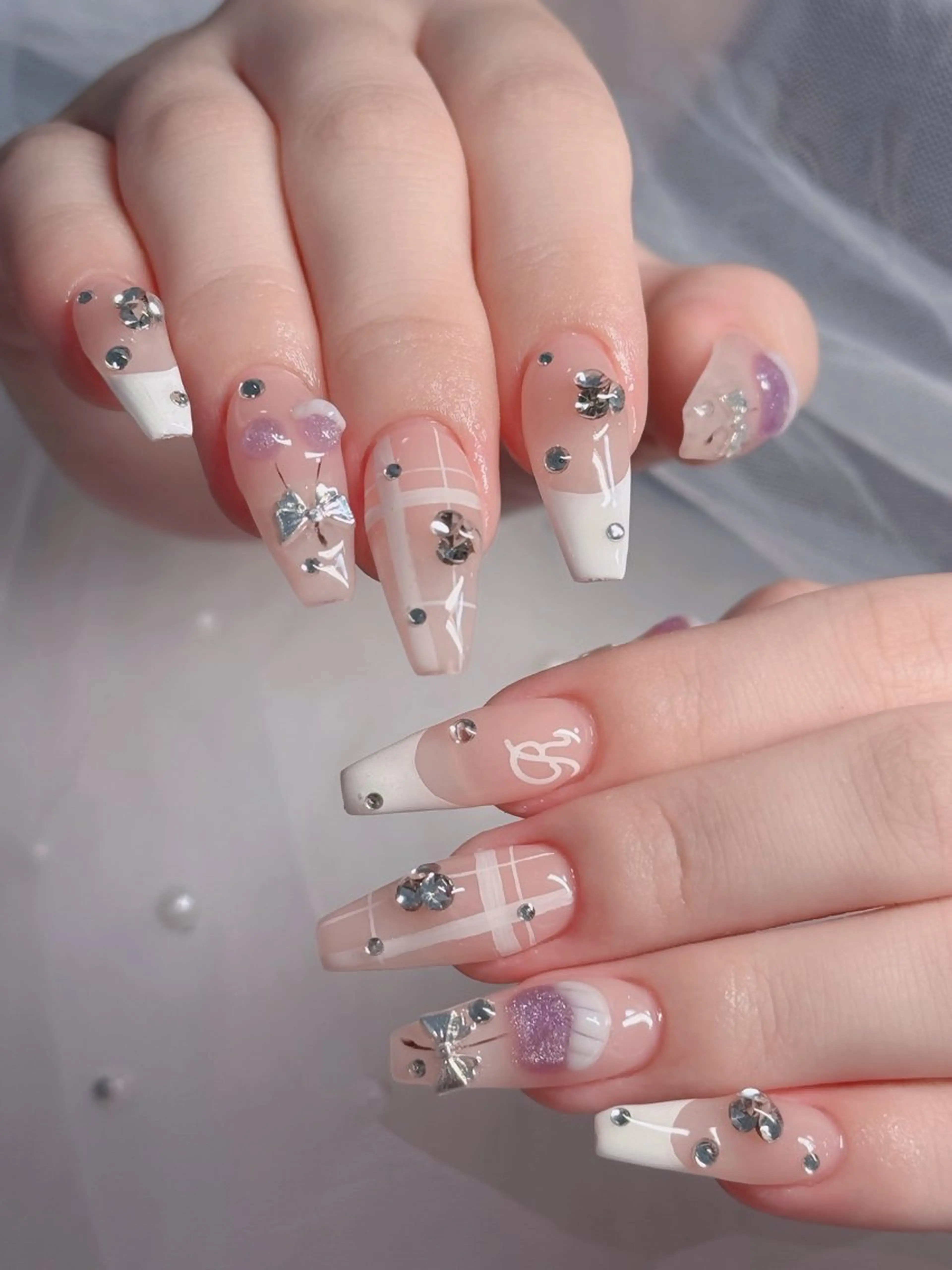 ネイル フレンチネイル ジェルネイル ハロウィン キラキラネイル 韓国ネイル ハンドネイル H.baby Nail Salonのネイルデザイン