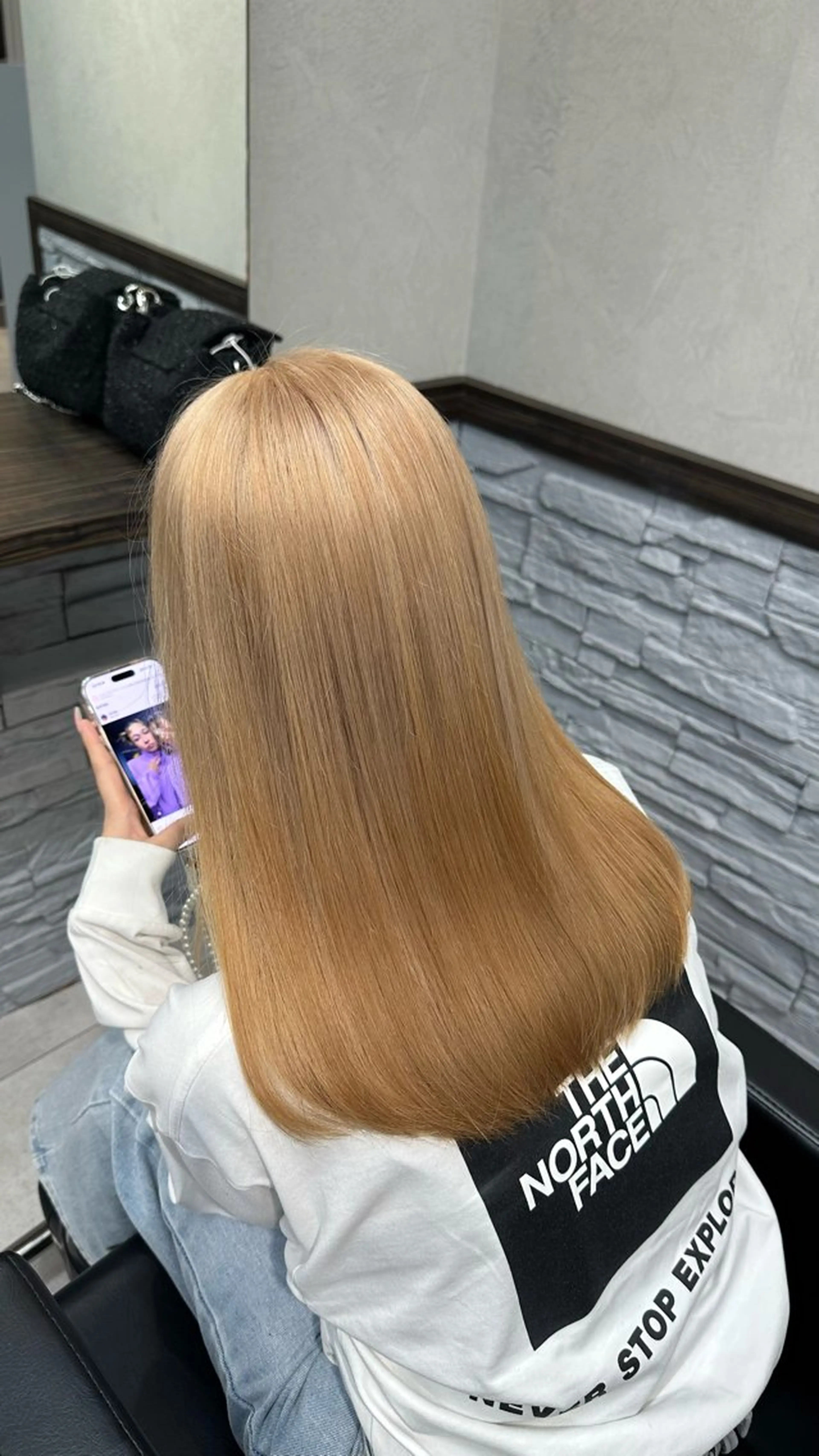 ミディアム カラー りおん レイヤー/ベージュのヘアスタイル