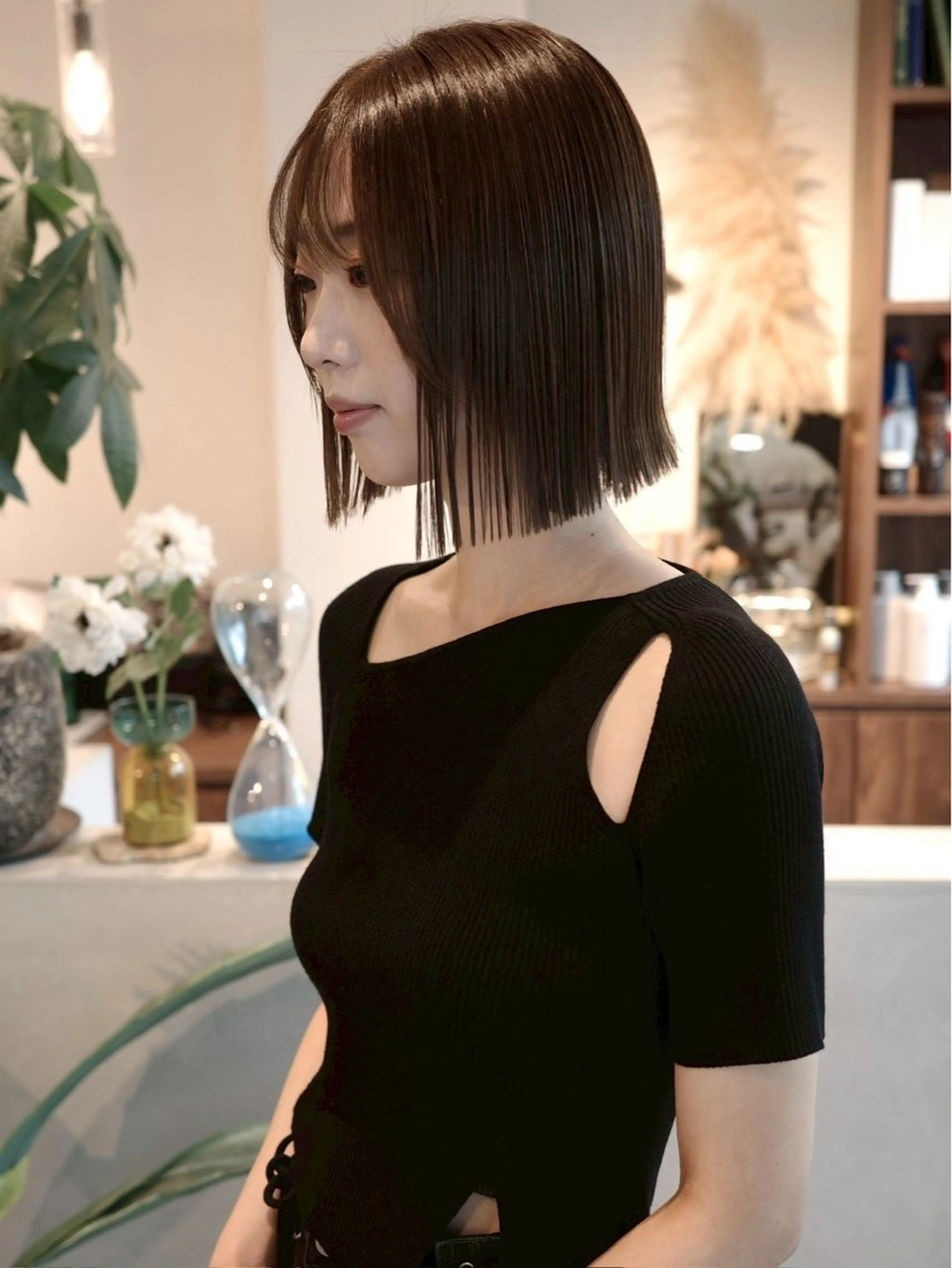 ショート カット ヘアカラー トリートメント (h)wim ウィムのヘアスタイル