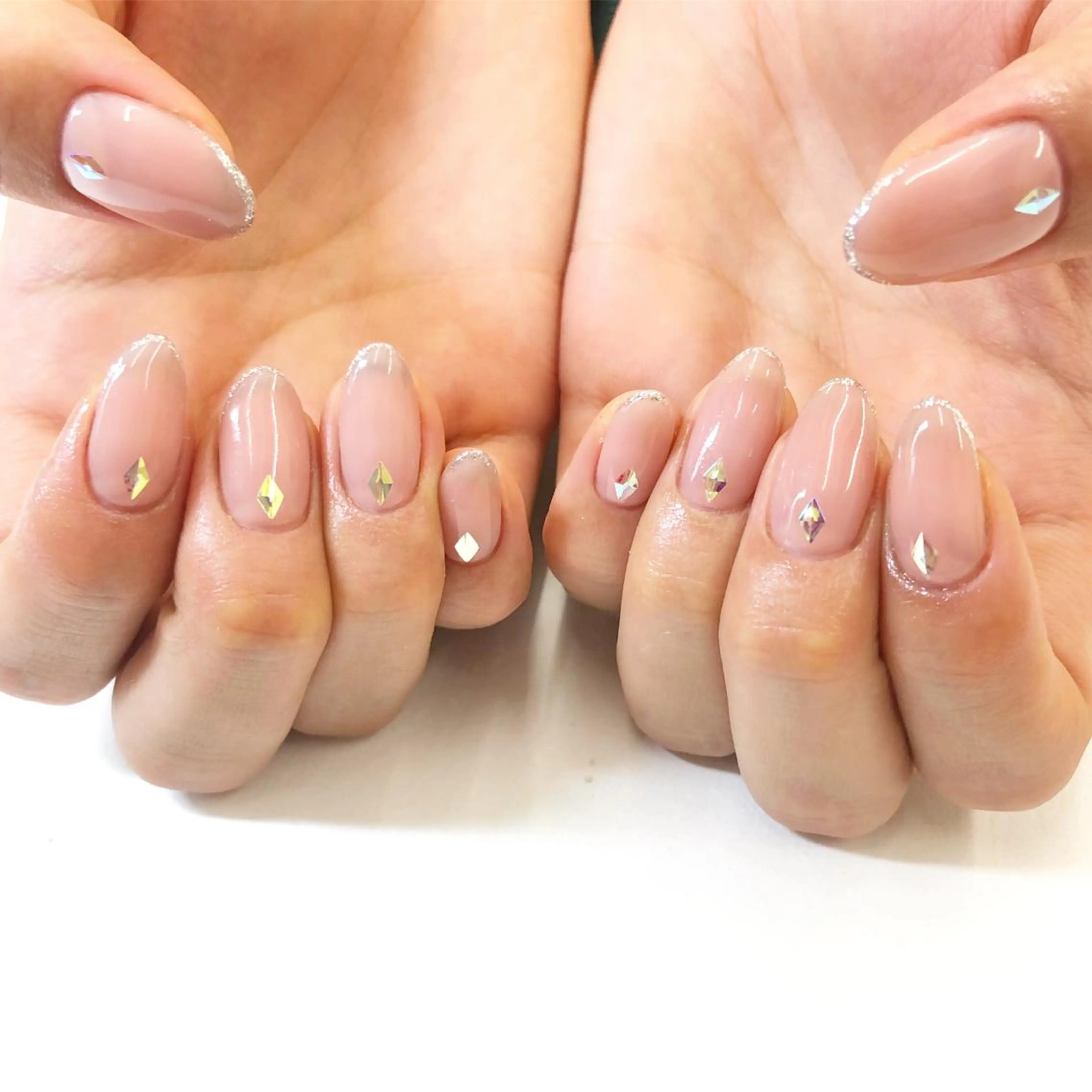 ネイル キラキラネイル Minami 🍓のネイルデザイン