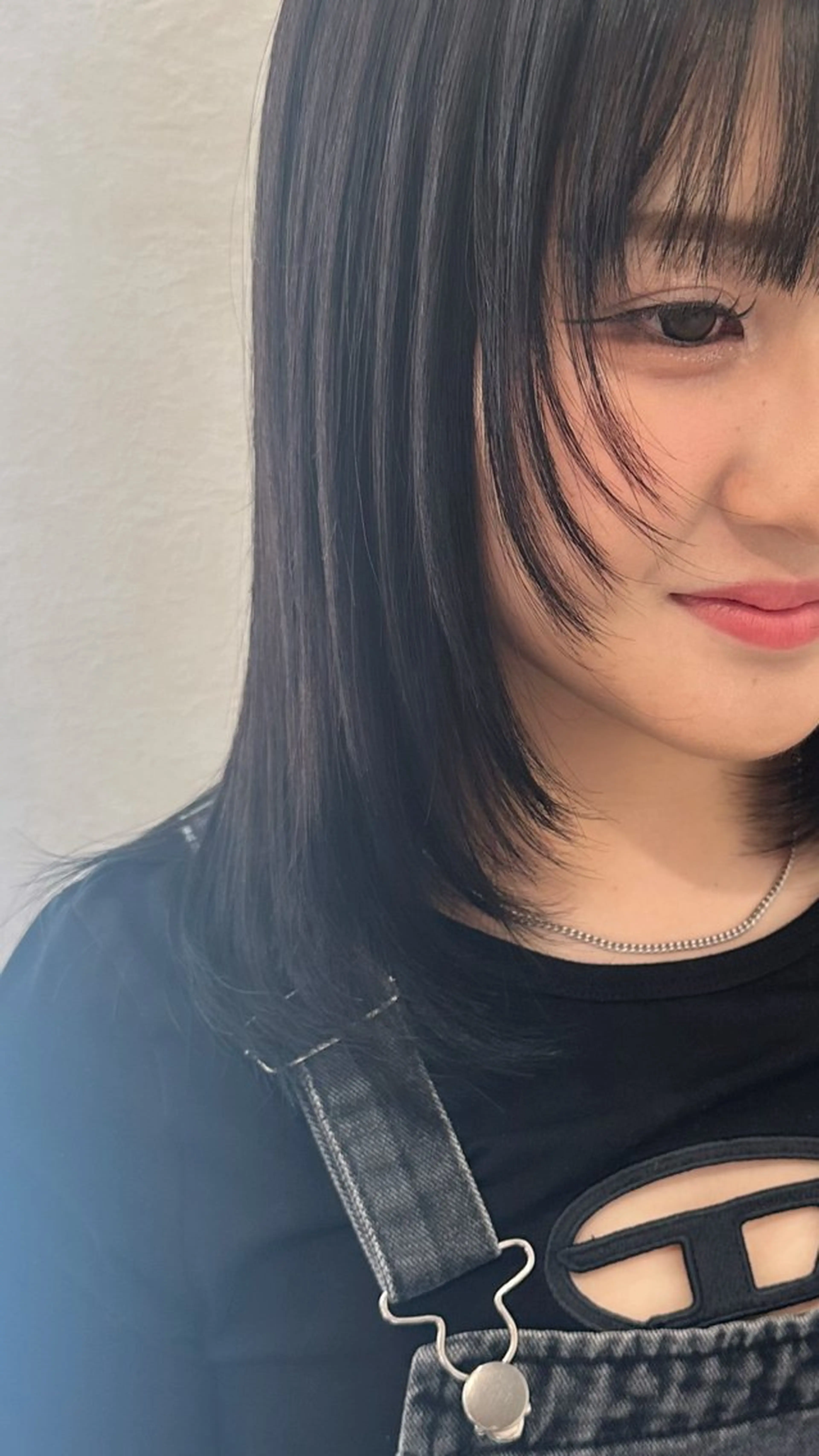 カラー 黒髪 松本 羅華のヘアスタイル