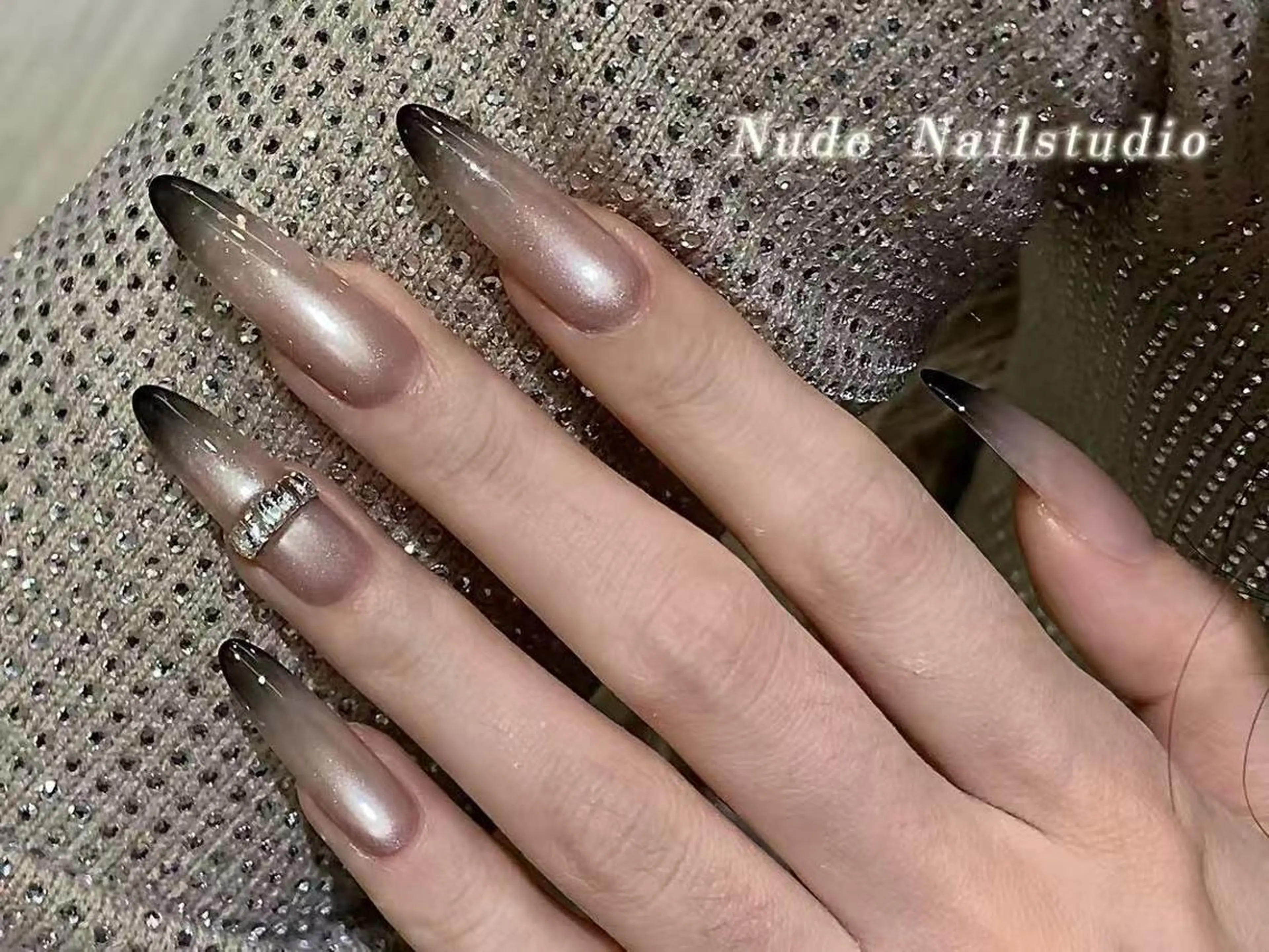 ネイル チークネイル フットネイル フレンチネイル ジェルネイル ガラスフレンチ ヌドネイルスタジオ もものネイルデザイン