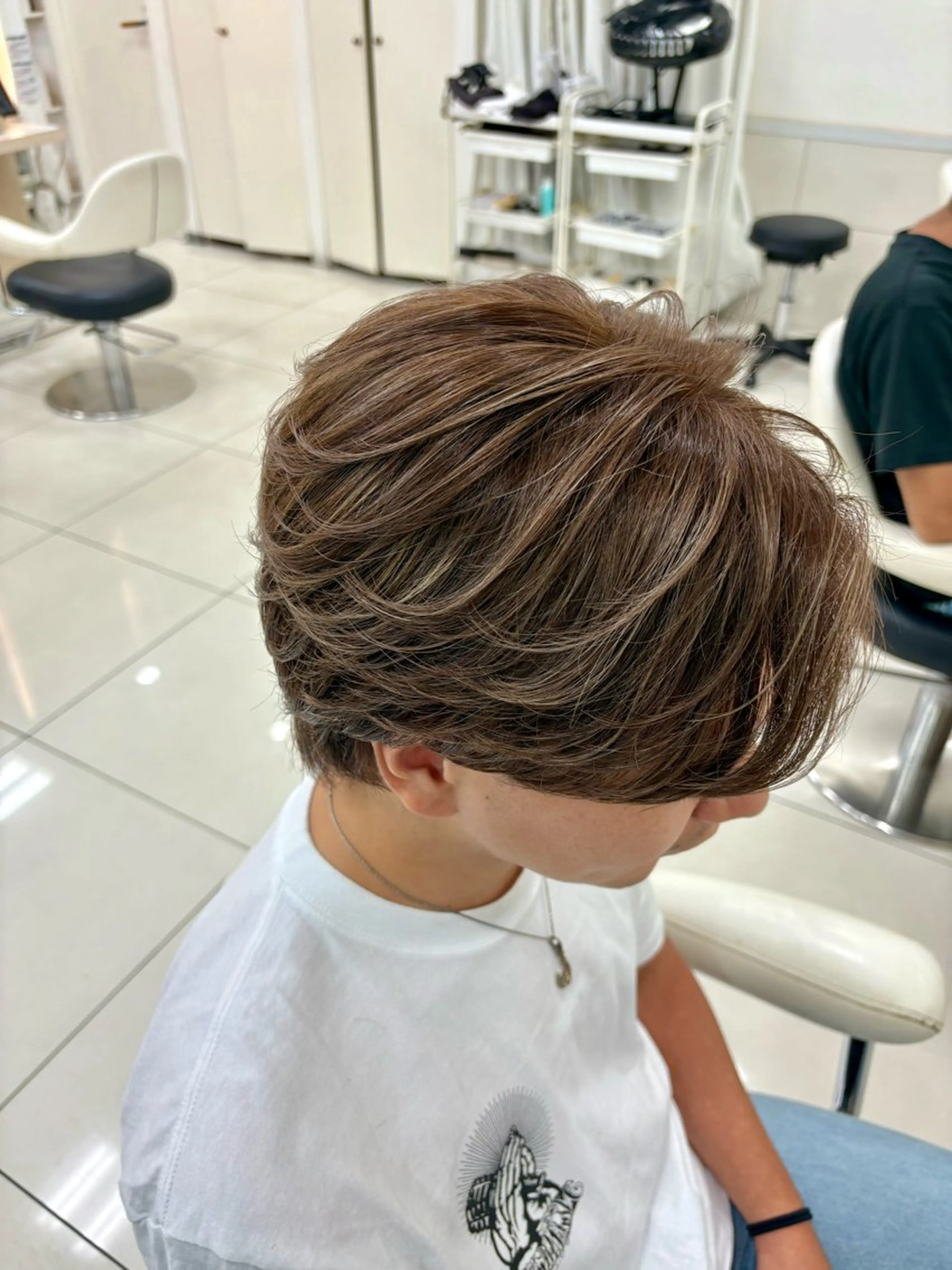 ショート カラー パーマ メンズ センターパート フェードカット フェザーパーマ カルマパーマ マッシュ 髪質改善/艶カラー/ メンズパーマ/鈴木のヘアスタイル