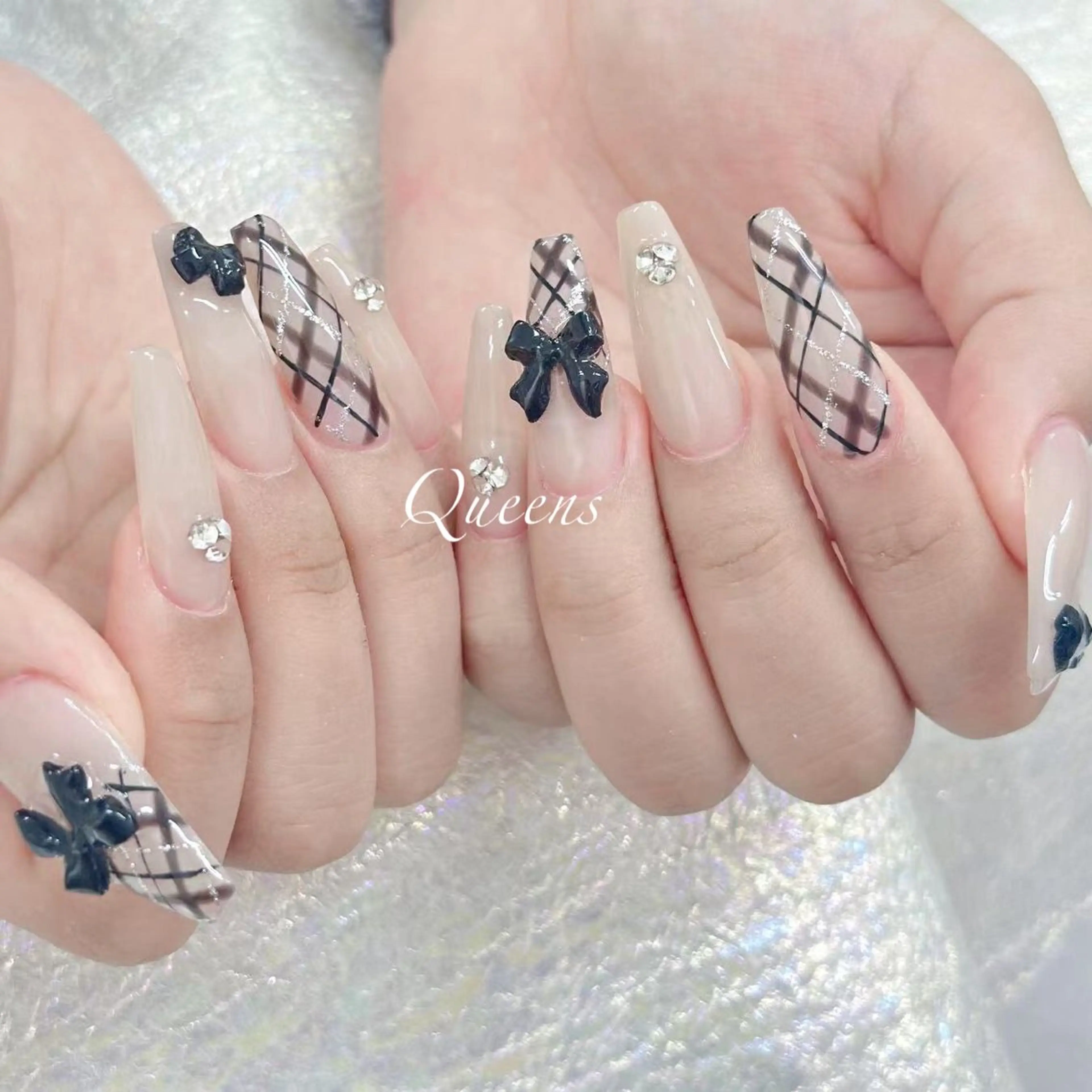 ネイル ハンドネイル Queens テイのネイルデザイン