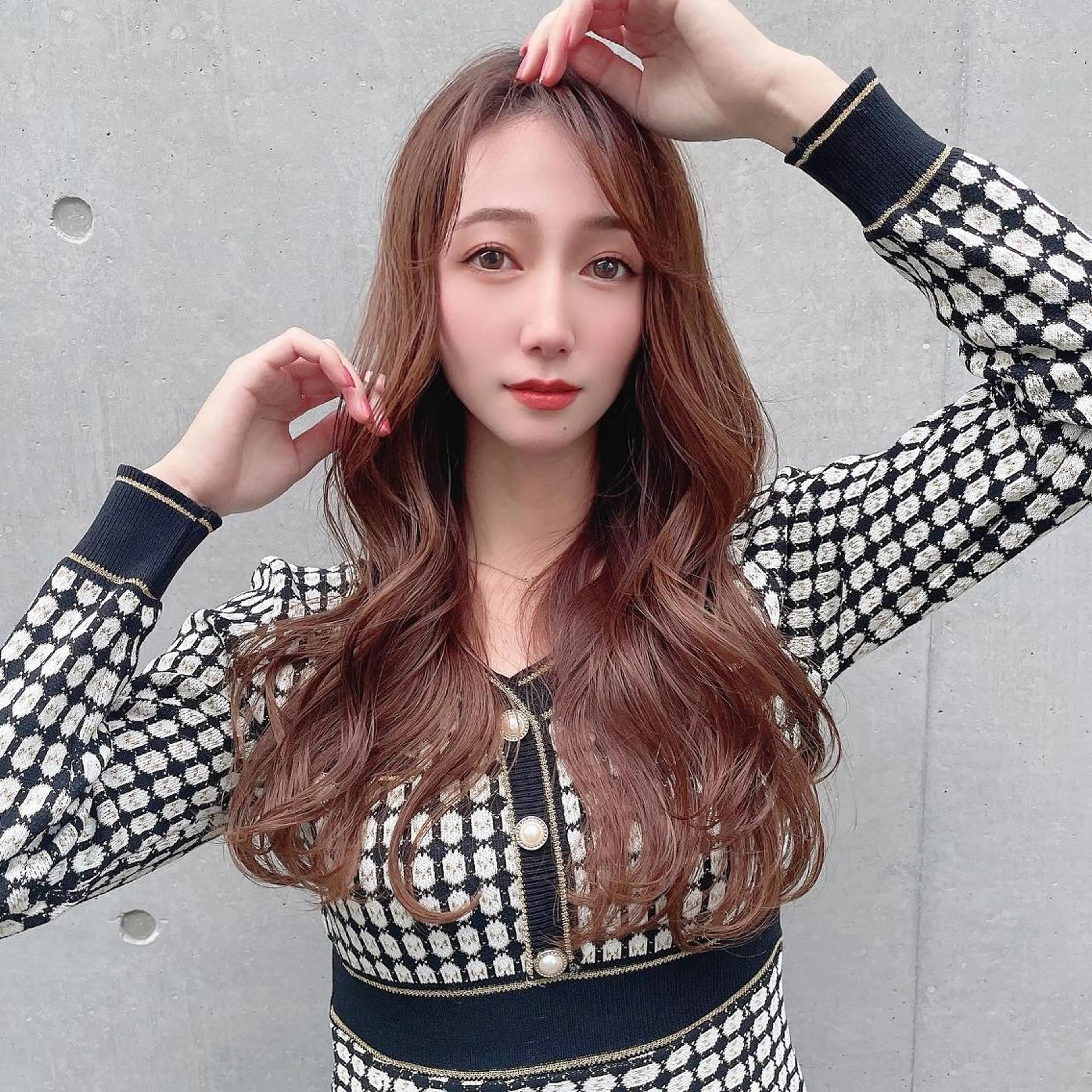 ミディアム カラー ヘアアレンジ ミディアムパーマ ベージュカラー 透明感カラー ハイライトカラー ピンクカラー 韓国/髪質改善💘 櫻井かれんのヘアスタイル