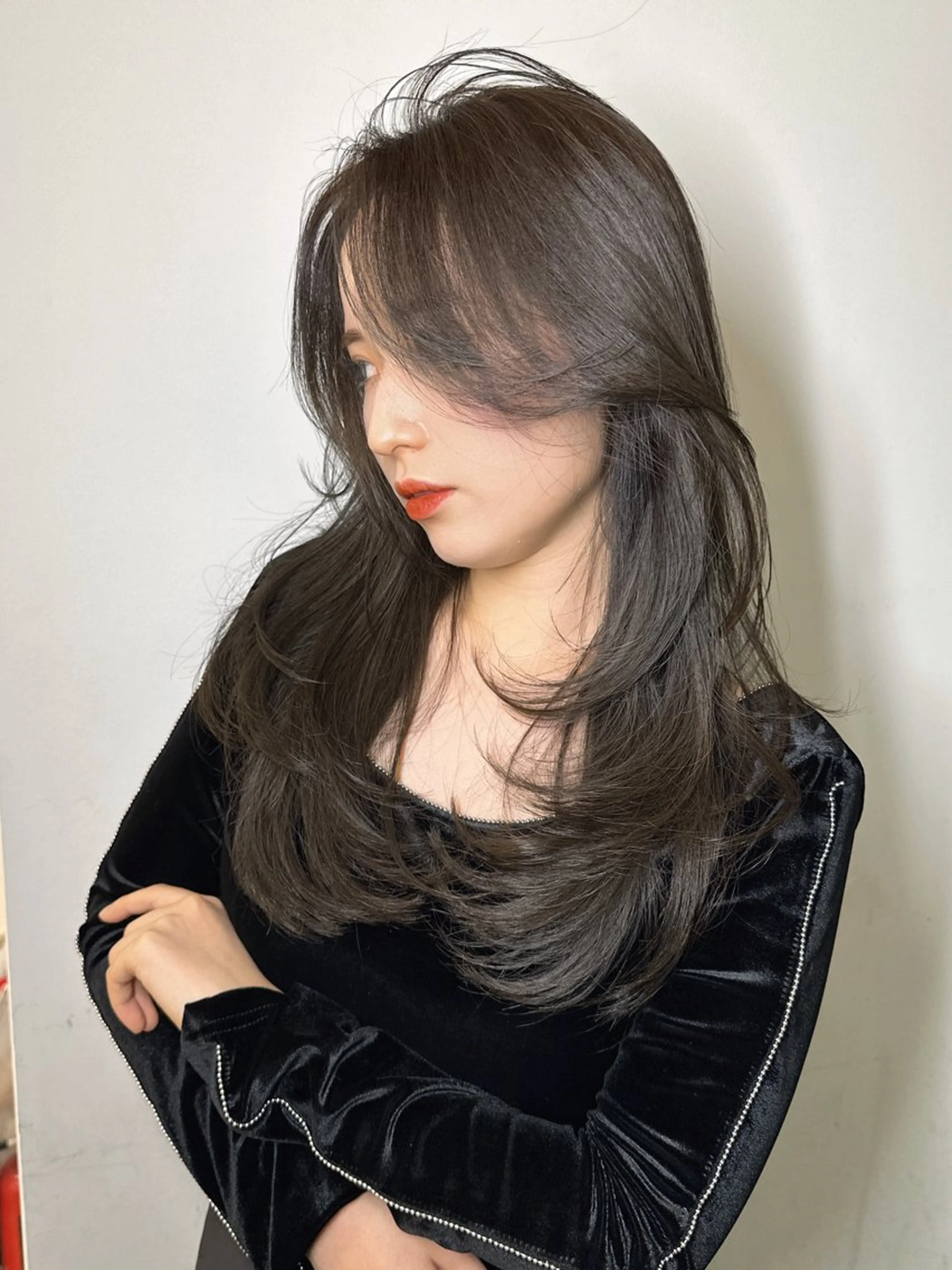 【𝑷𝒓𝒆𝒎𝒊𝒖𝒎 𝒎𝒆𝒏𝒖】カット+ケアカラー+ケラチントリートメント【髪質改善/レイヤーカット】の写真