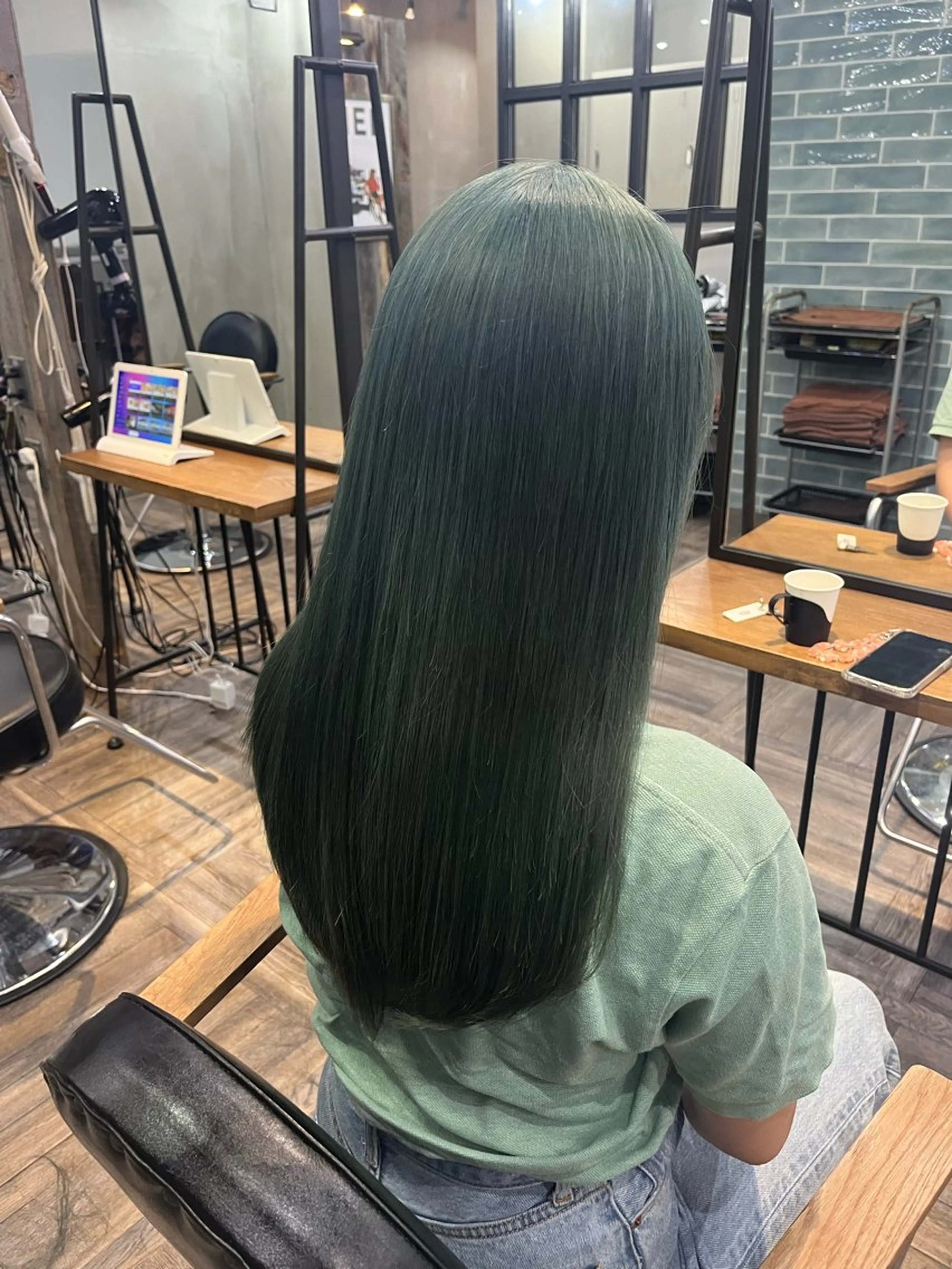 カラー ブリーチ 村本 優依のヘアスタイル