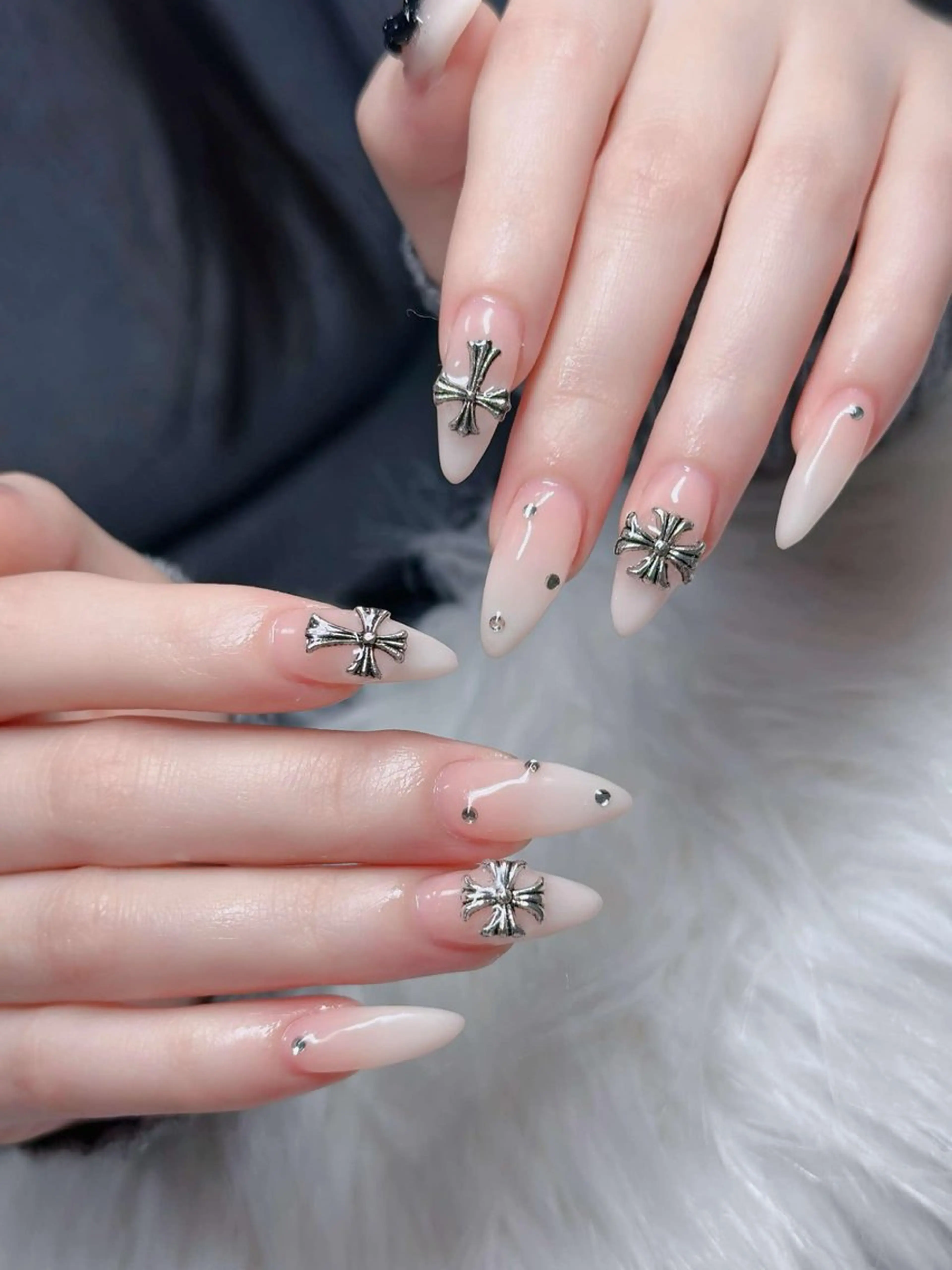 ネイル オーロラネイル フレンチネイル ジェルネイル ハロウィン キラキラネイル H.baby Nail Salonのネイルデザイン