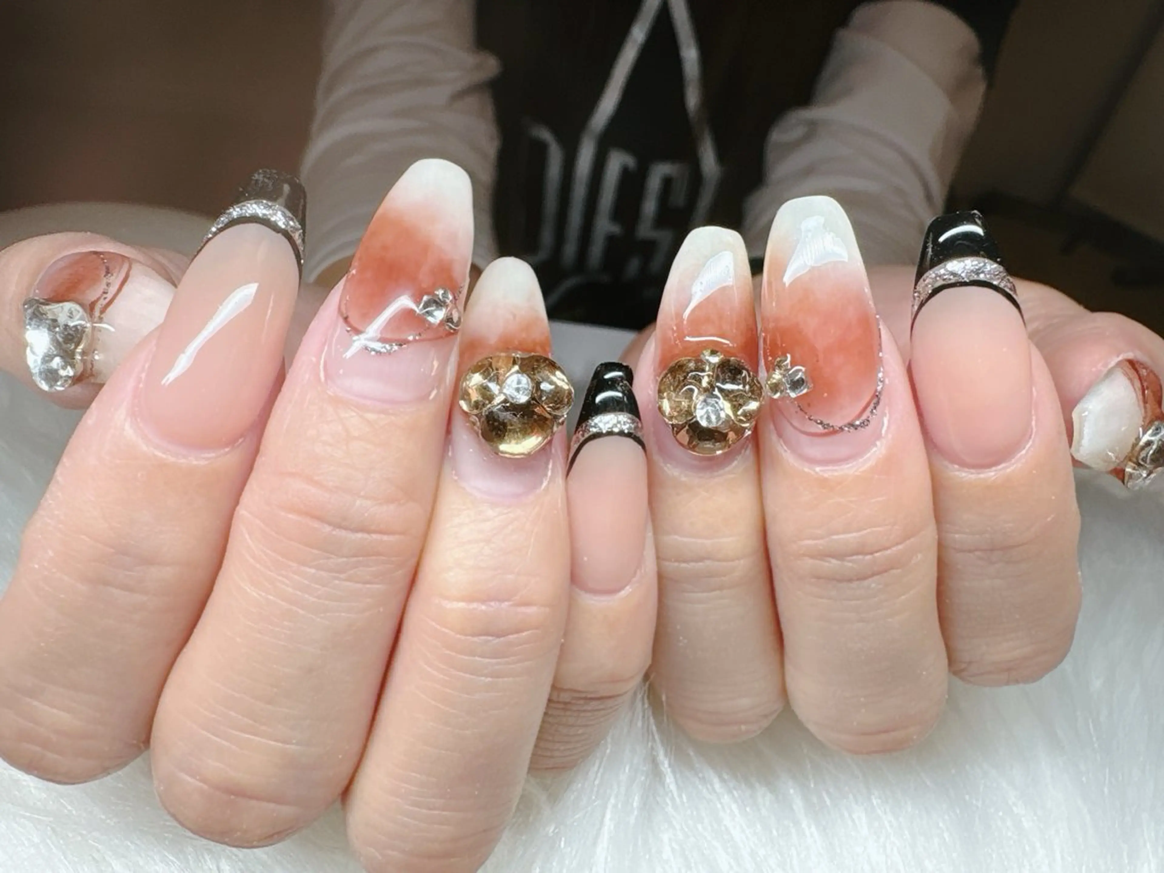 ネイル ECLAT エクラ所属・寺山 千鶴のネイルデザイン