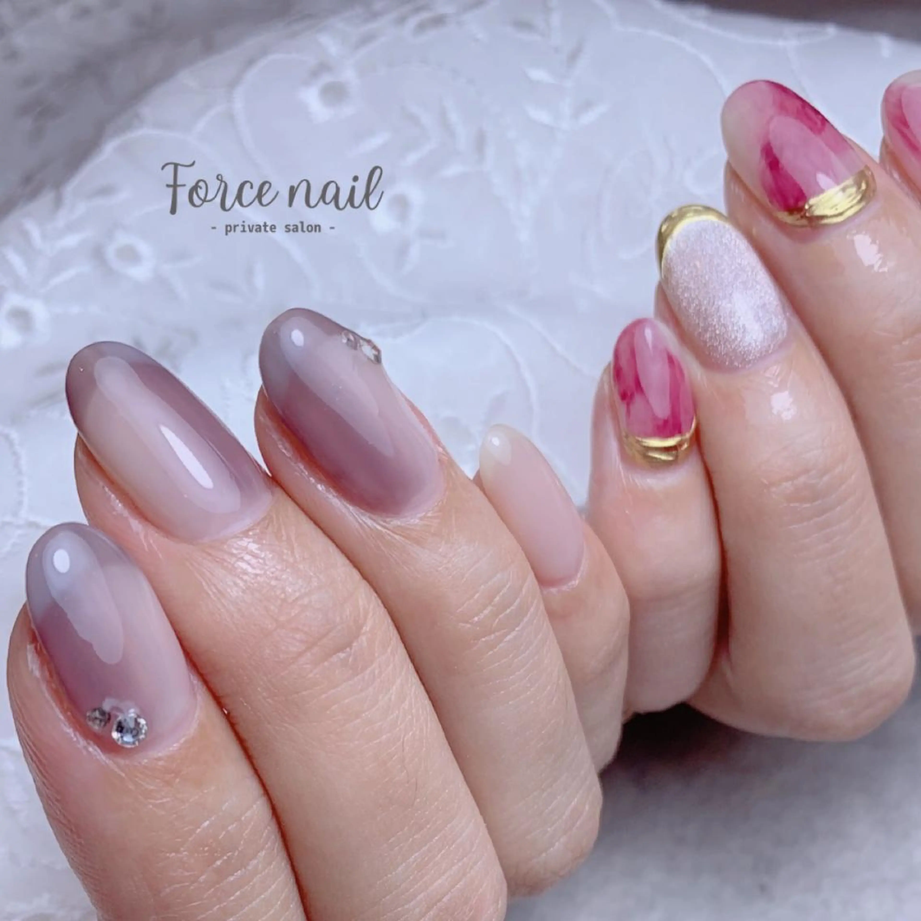ネイル フレンチネイル ニュアンスネイル オンブレフレンチ Force nail 美沙希のネイルデザイン