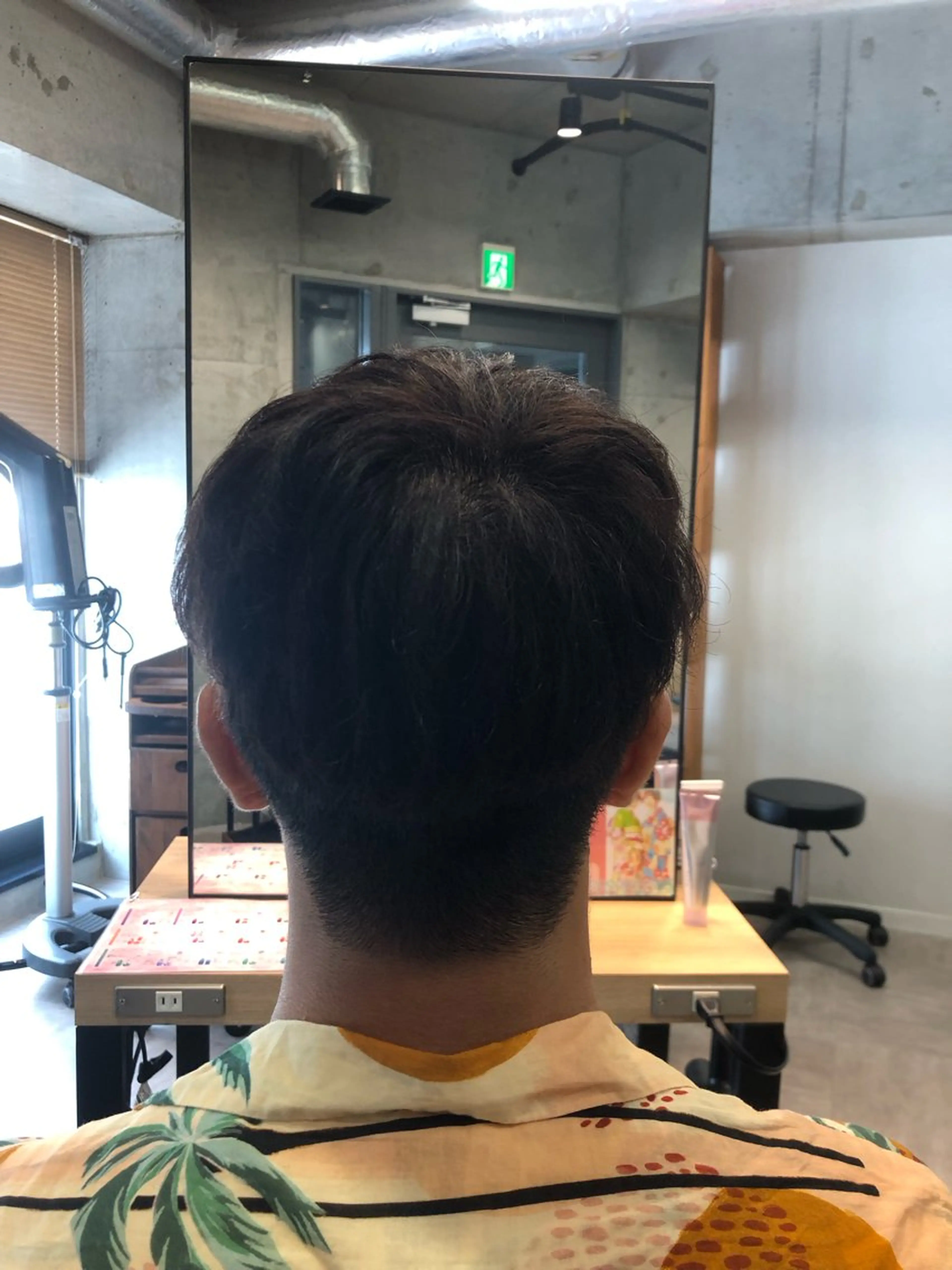 ショート メンズ ツーブロック くせ毛 🎀縮毛矯正.暗髪 .艶髪🩶ちひろのヘアスタイル