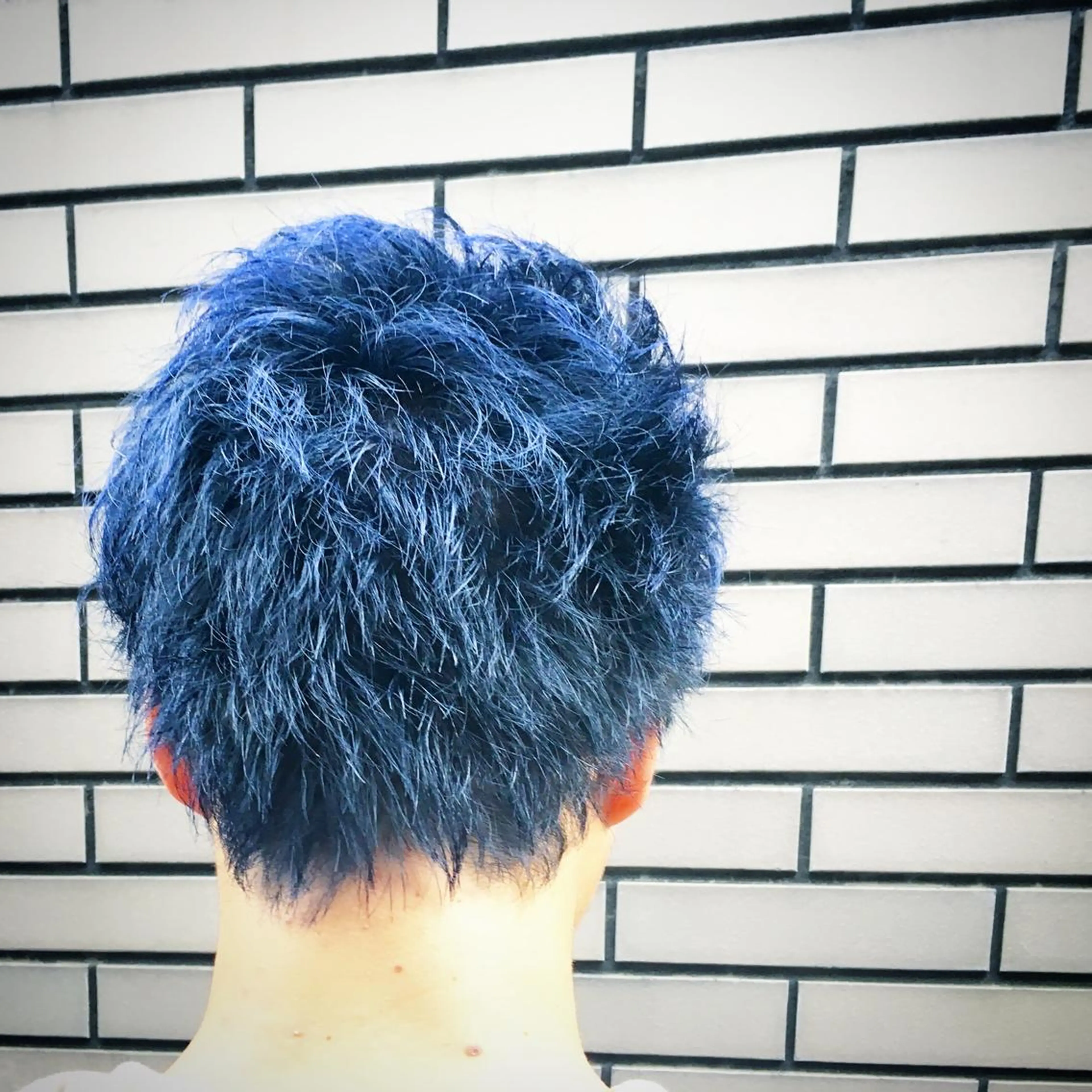 ショート カラー メンズ ブリーチ、パーマ 西部笑のヘアスタイル