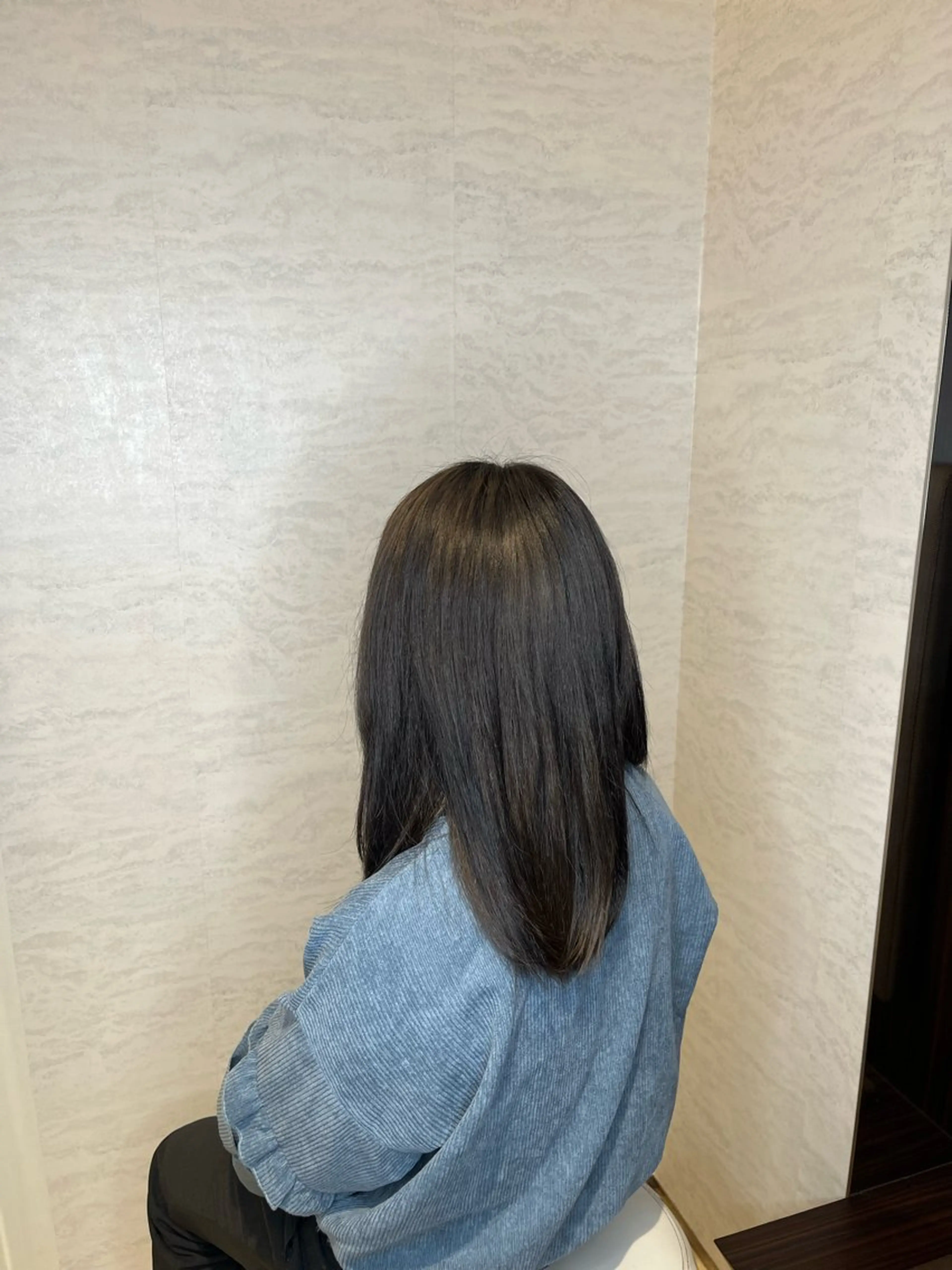 セミロング カラー ブリーチ 透明感カラー グレージュ ブリーチなしカラー オリーブグレージュ TAYA府中店所属・Ri seのヘアスタイル