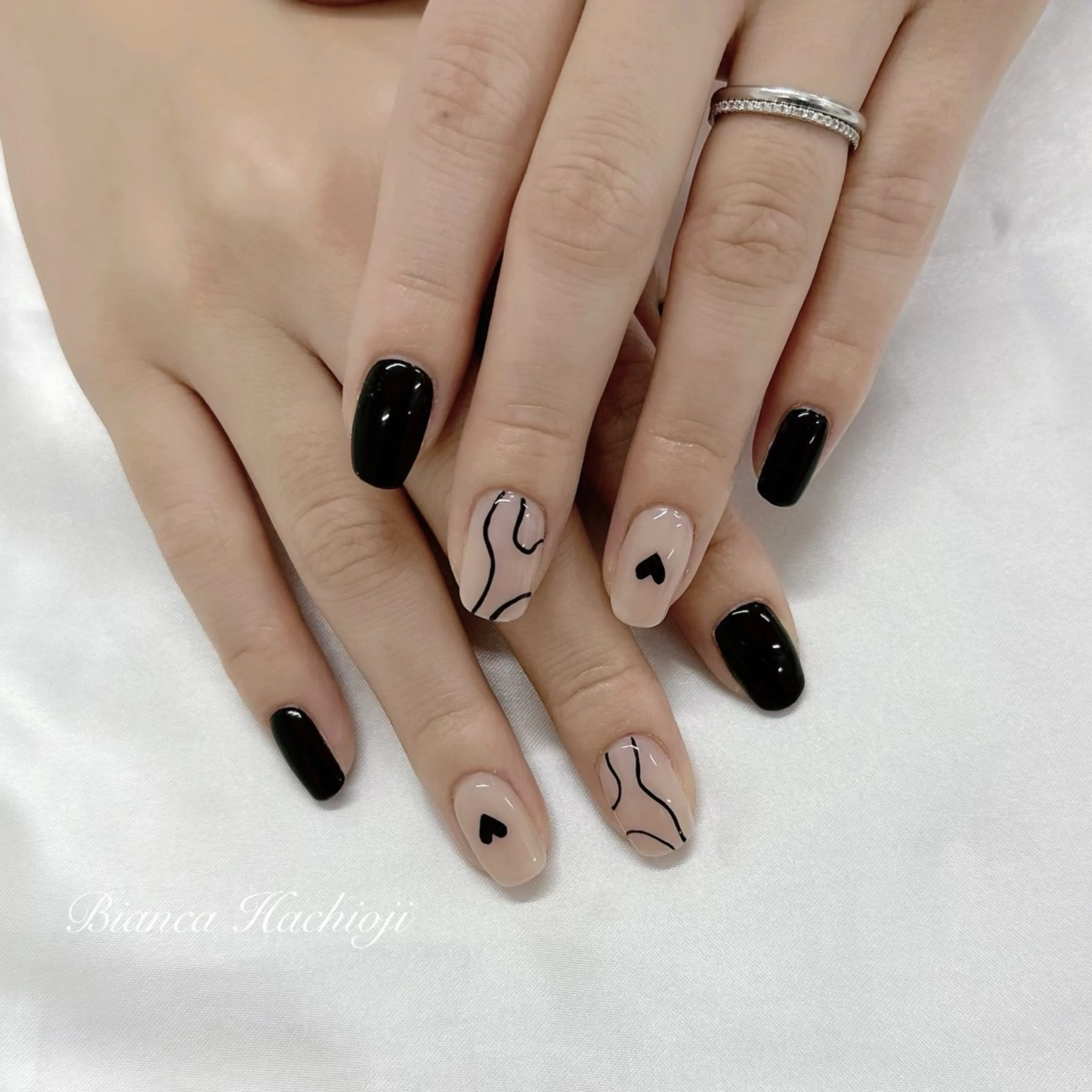 ネイル ハート ハンドネイル Bianca🦋 AIRAのネイルデザイン