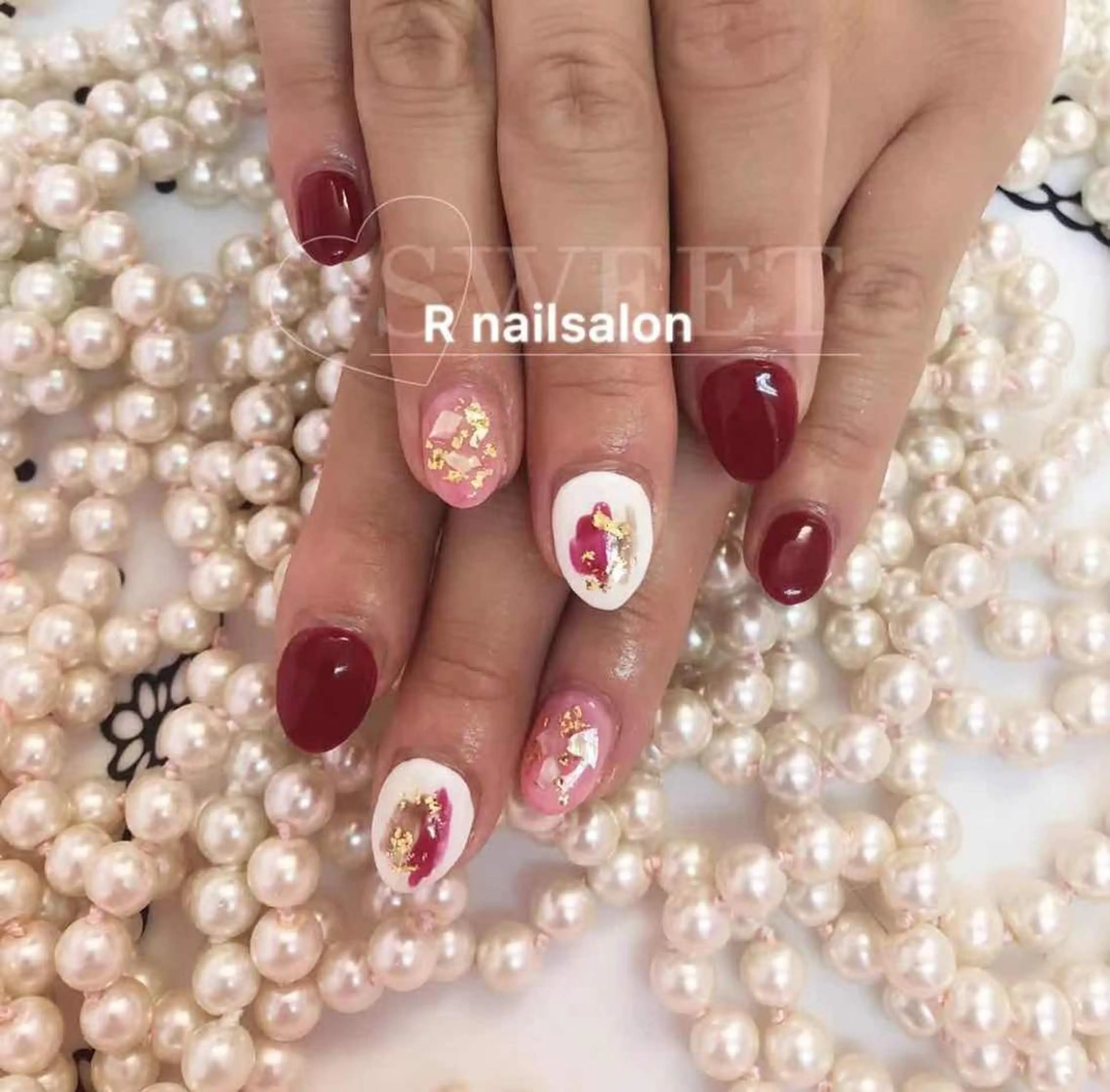 ミディアム R NAILSALONのネイルデザイン