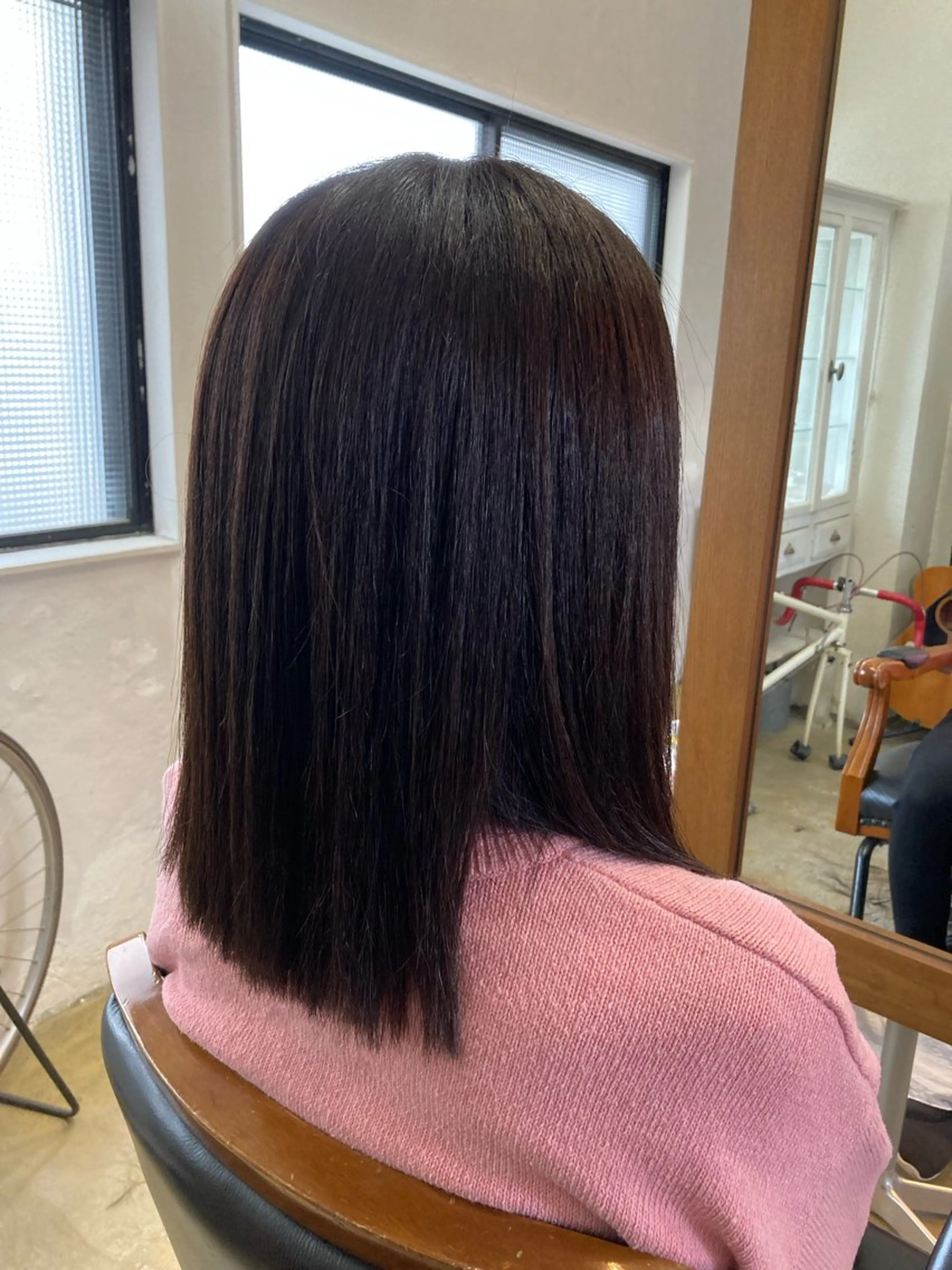セミロング カラー 縮毛矯正 アンプリヴェ所属・香川 累のヘアスタイル