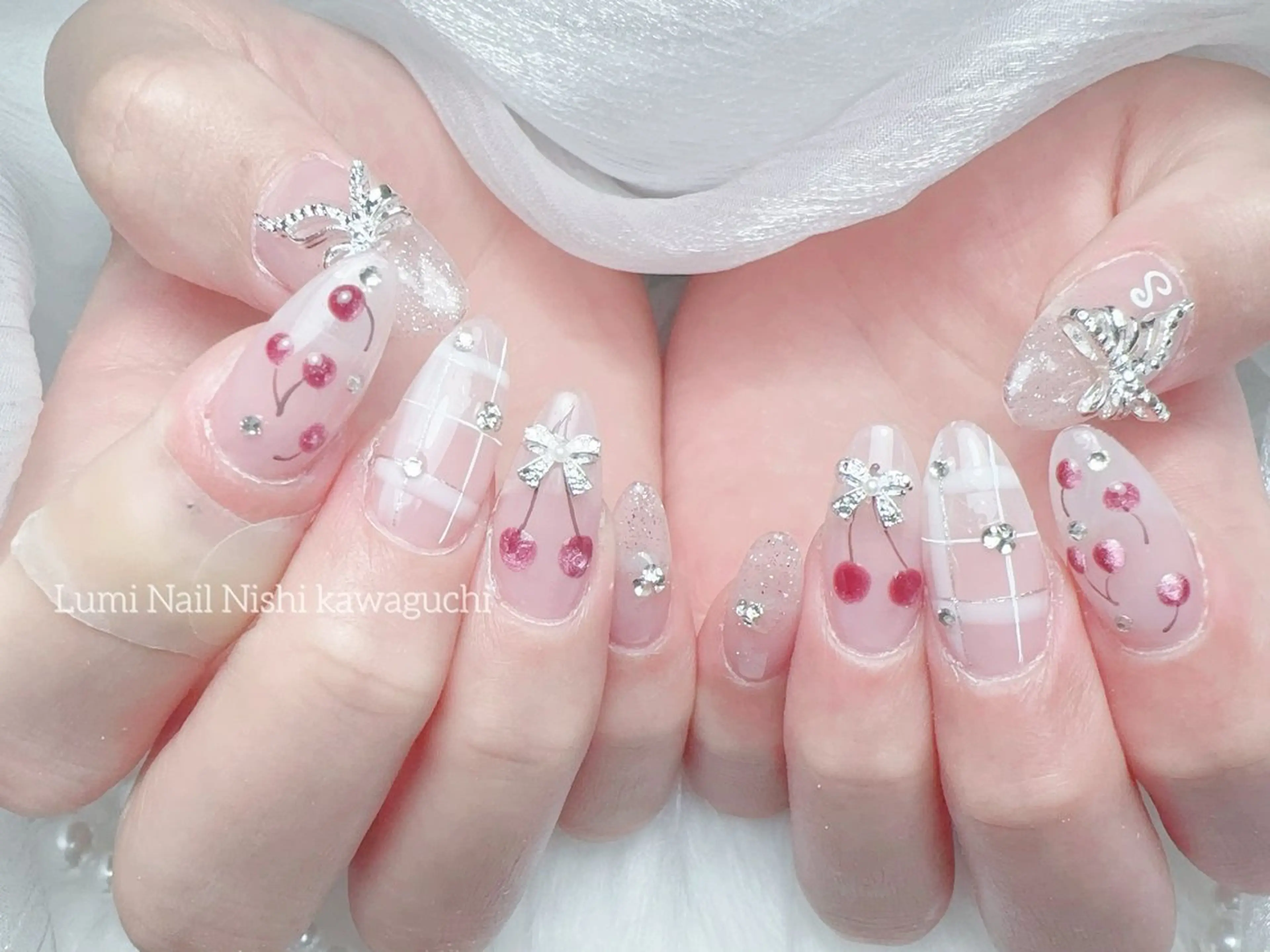 ネイル ジェルネイル キラキラネイル 韓国ネイル ワンホンネイル ハンドネイル Lumiネイルサロン所属・Lumi Nail Salonのネイルデザイン