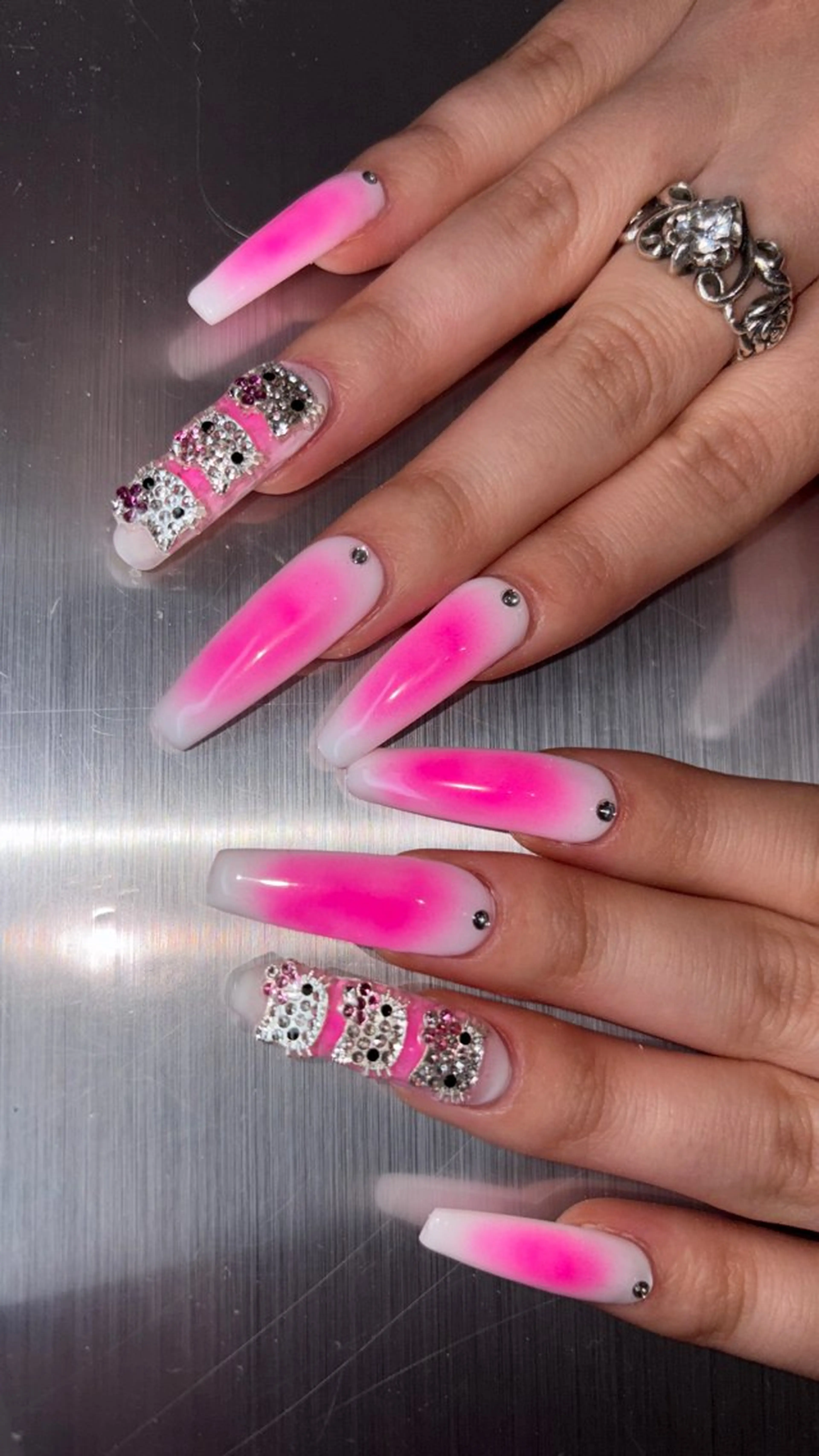 ネイル ハンドネイル 👽個性派ネイル🎀 komachiのマツエク・マツパデザイン