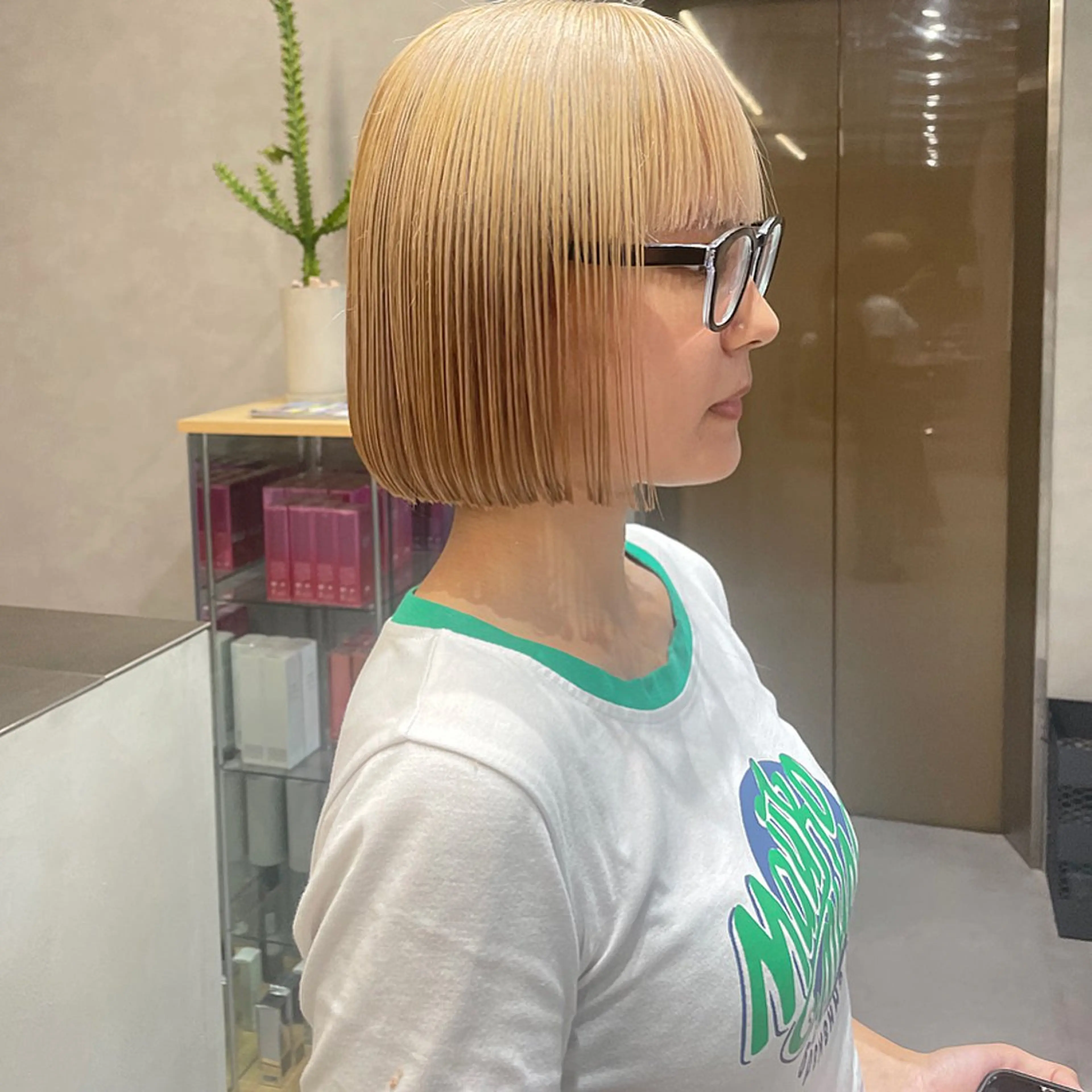 ミディアム カラー ハイトーンカラー ボブ yui/ layer cutのヘアスタイル