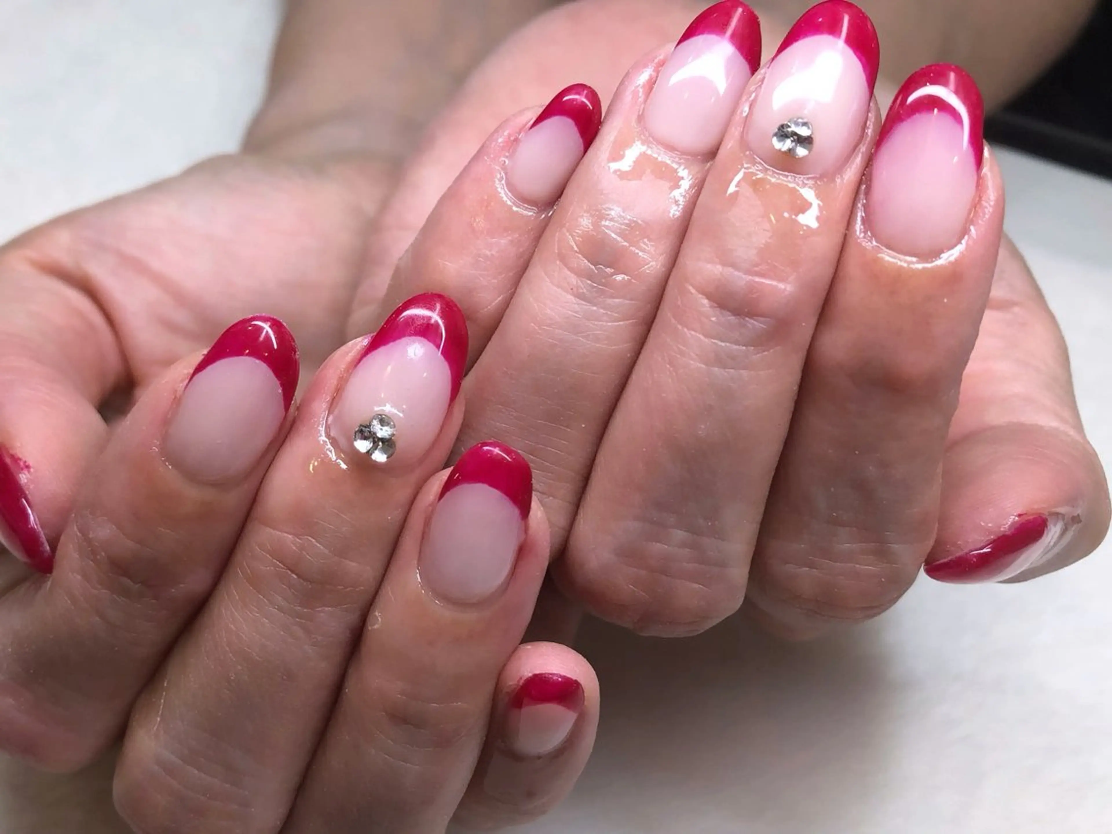 ネイル フレンチネイル 赤色 ハンドネイル ハンドケア 心斎橋Salon Epokkuのネイルデザイン