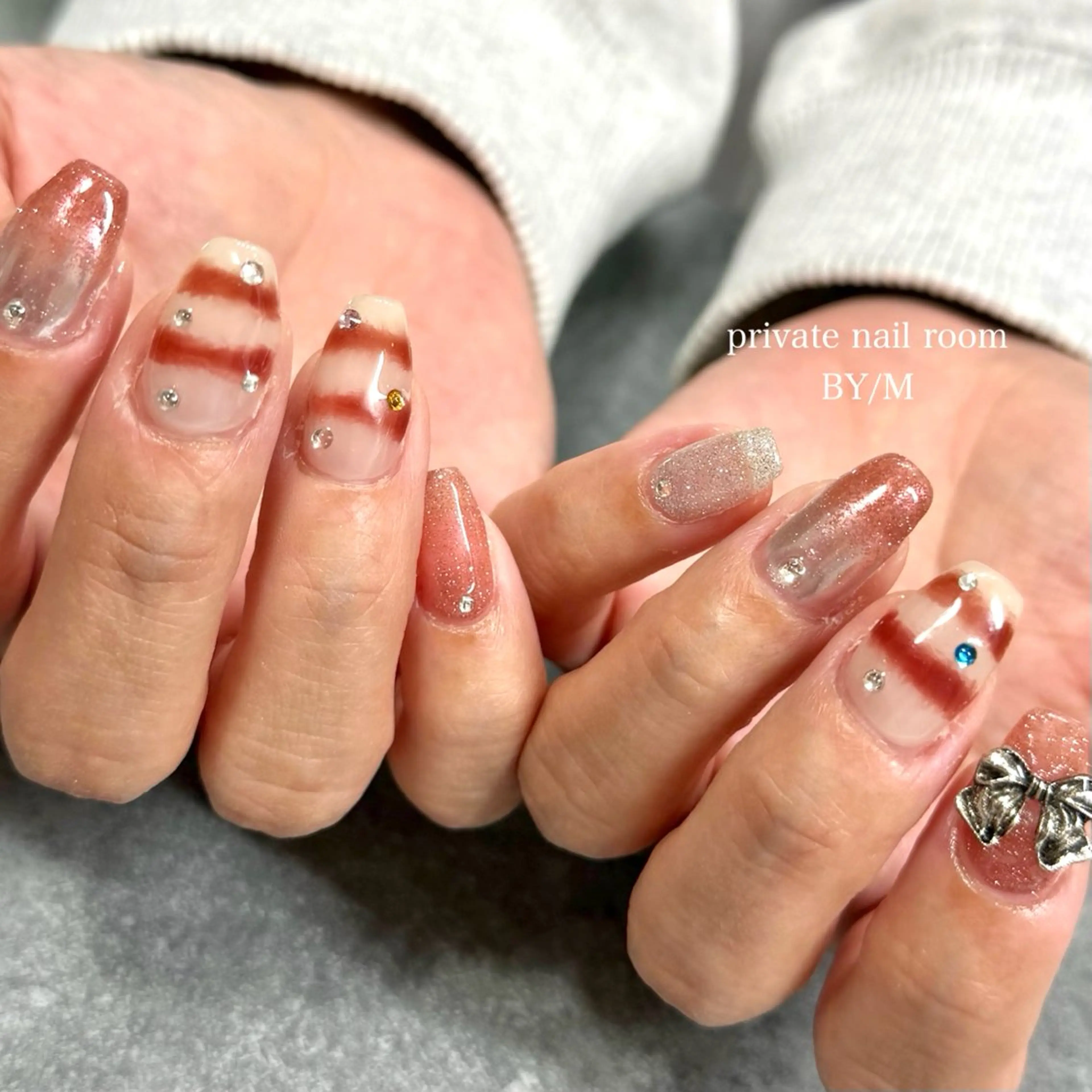 ネイル ボーダー 持ち込み 赤色 ハンドネイル BY / Mのネイルデザイン