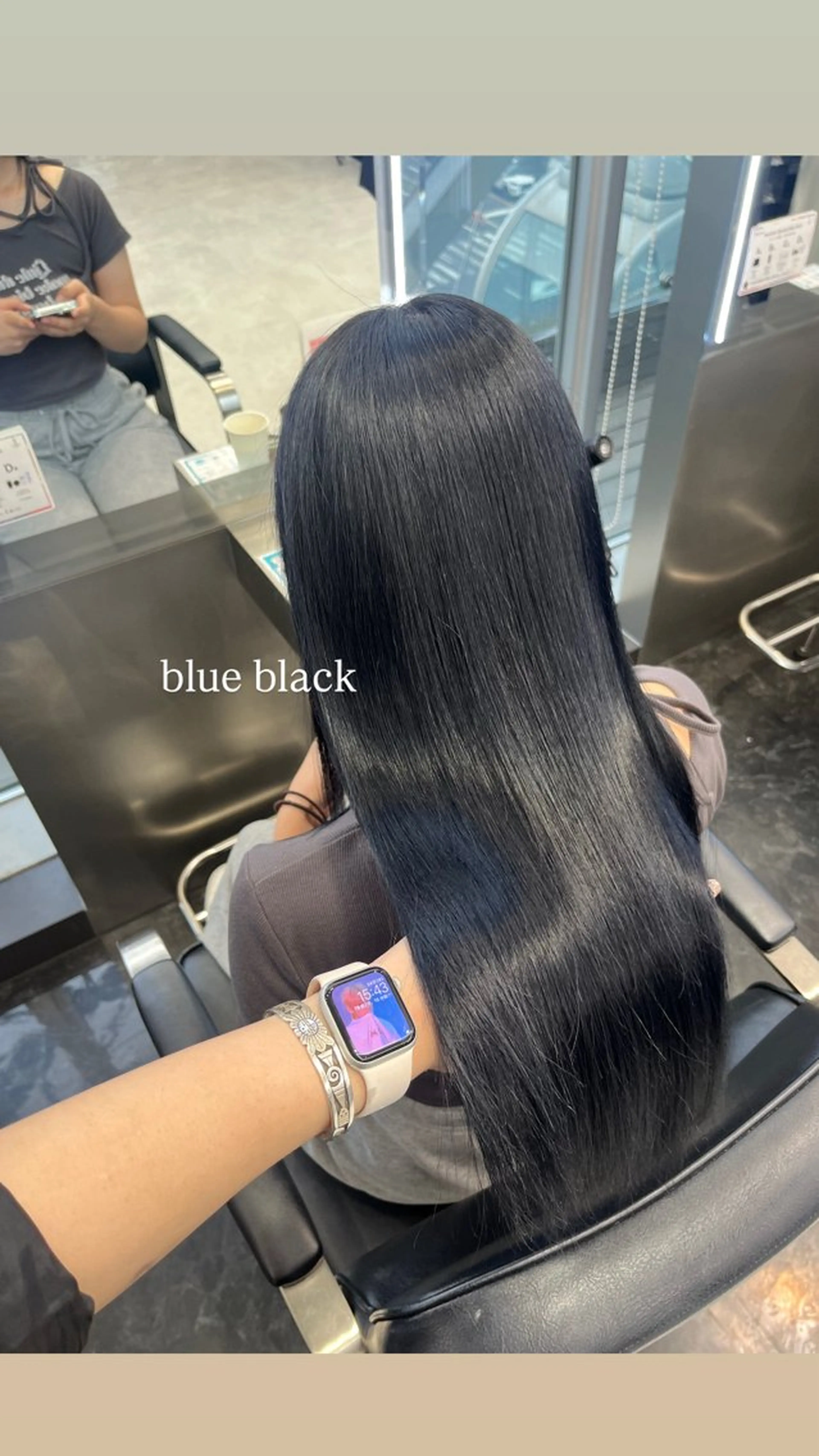 セミロング カラー ヘアアレンジ 黒髪 ブルーカラー ブルーブラック 透明感カラー 髪質改善 ヘアカラー トリートメント ハイトーン/透明感 髪質改善/rinaのヘアスタイル