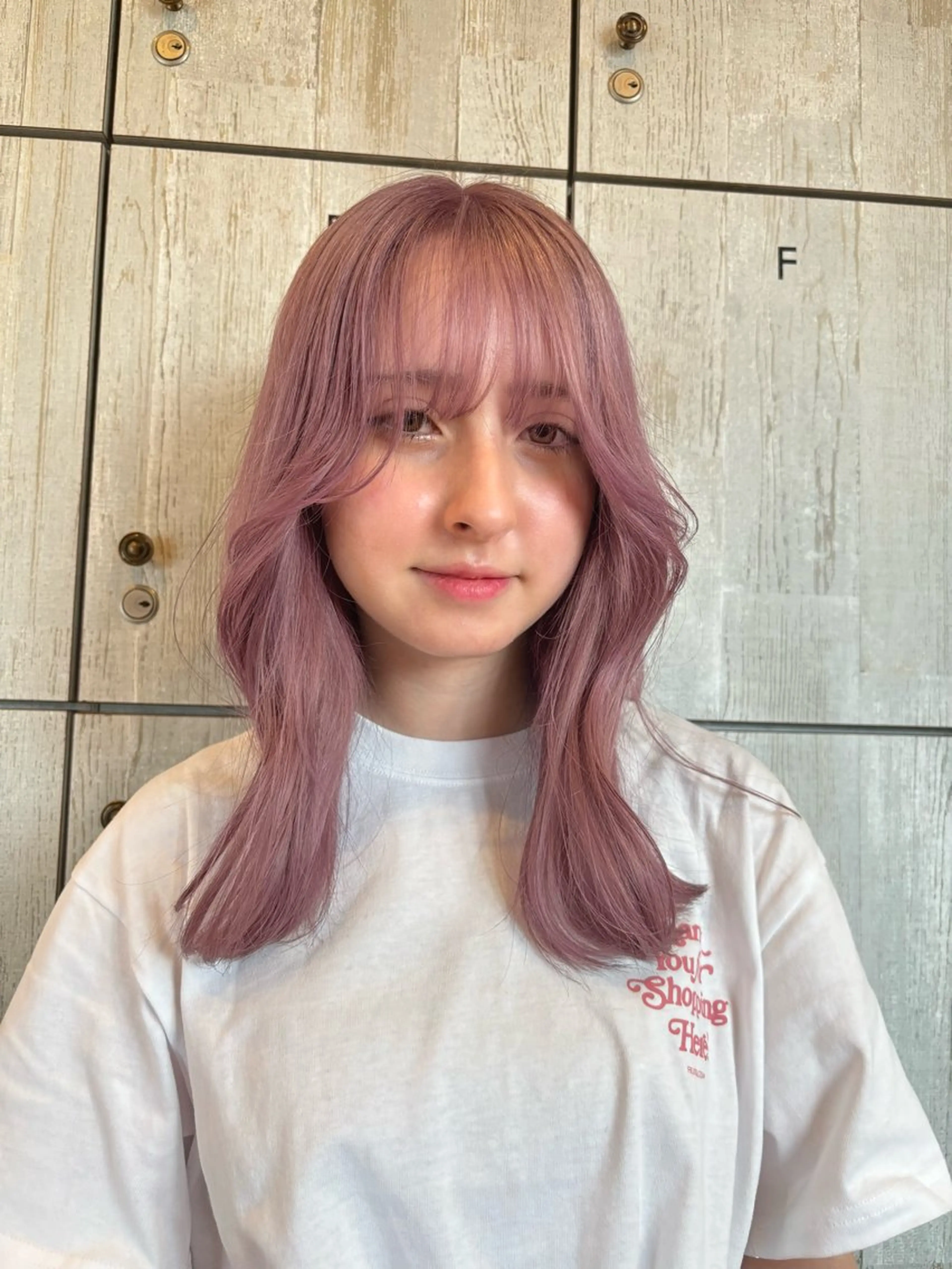 ミディアム カラー ブリーチ ブルーカラー ブルーラベンダー ケアブリーチ ハイトーンカラー 成人式カラー/ダブル カラー🧸こころのヘアスタイル