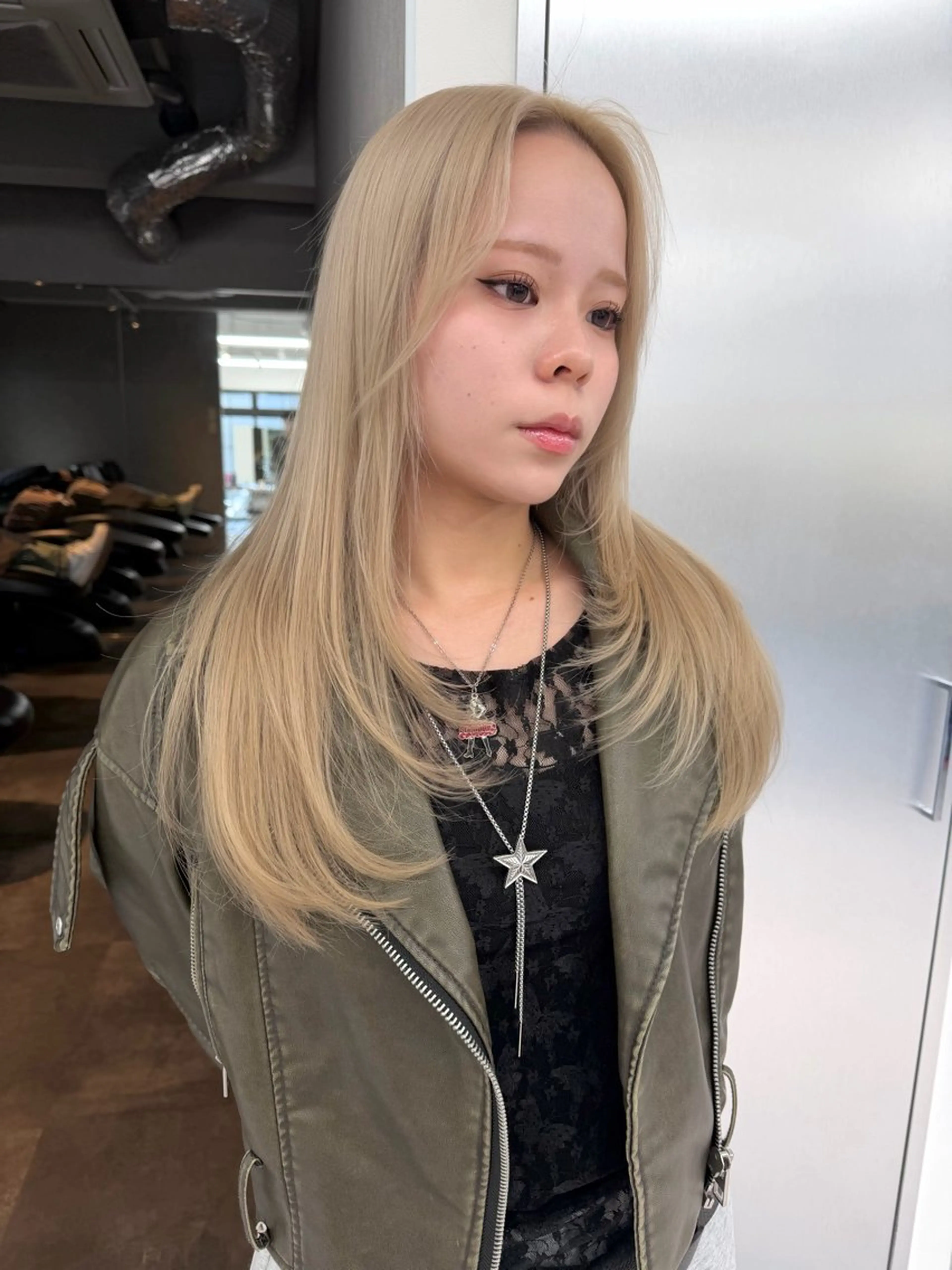 カラー ベージュカラー ブリーチ ブロンド ケアブリーチ デザインカラー カット ヘアカラー トリートメント TATSUブリーチ/ ミルクティーベージュのヘアスタイル