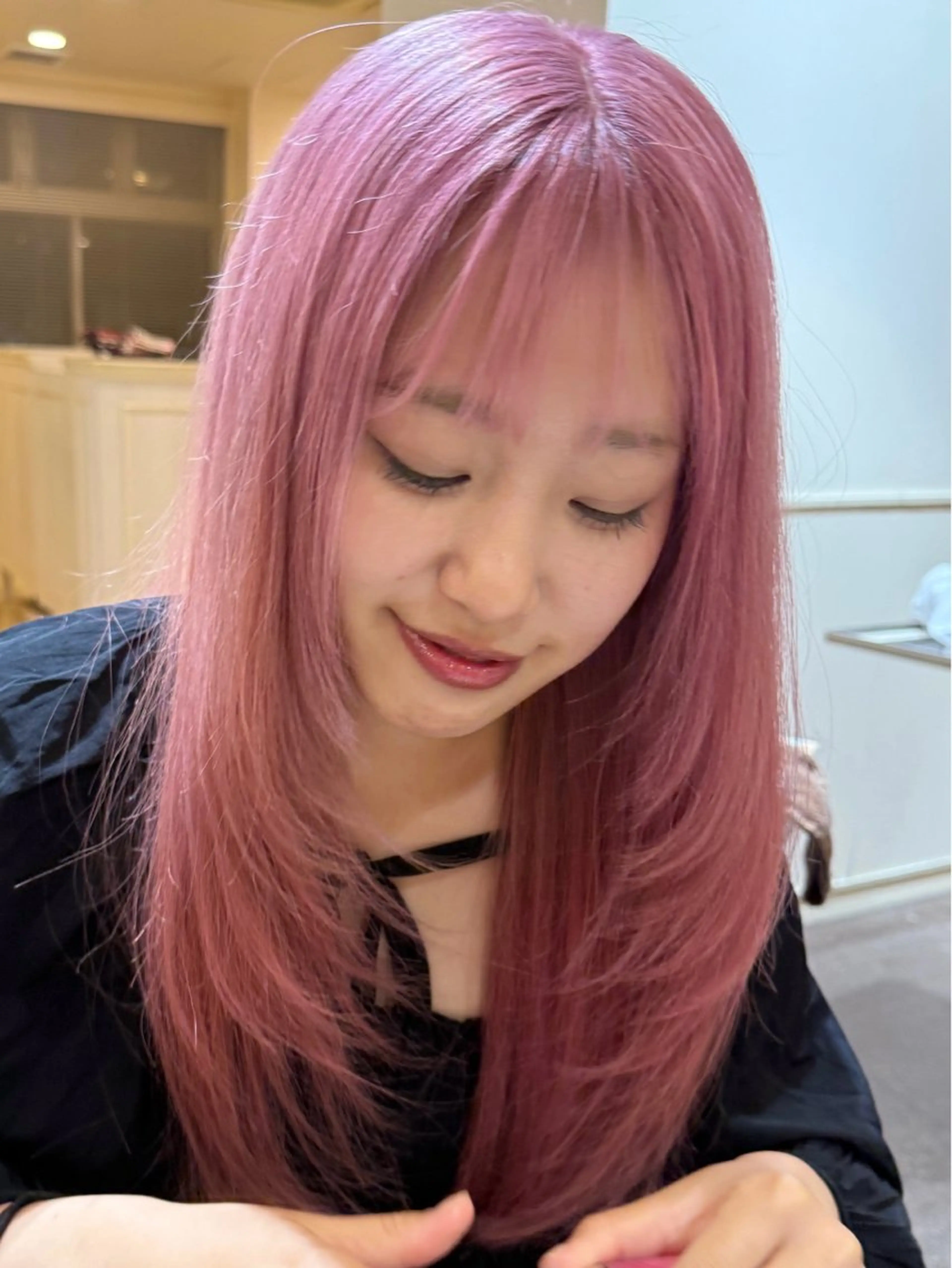 顔まわりレイヤーカットの写真