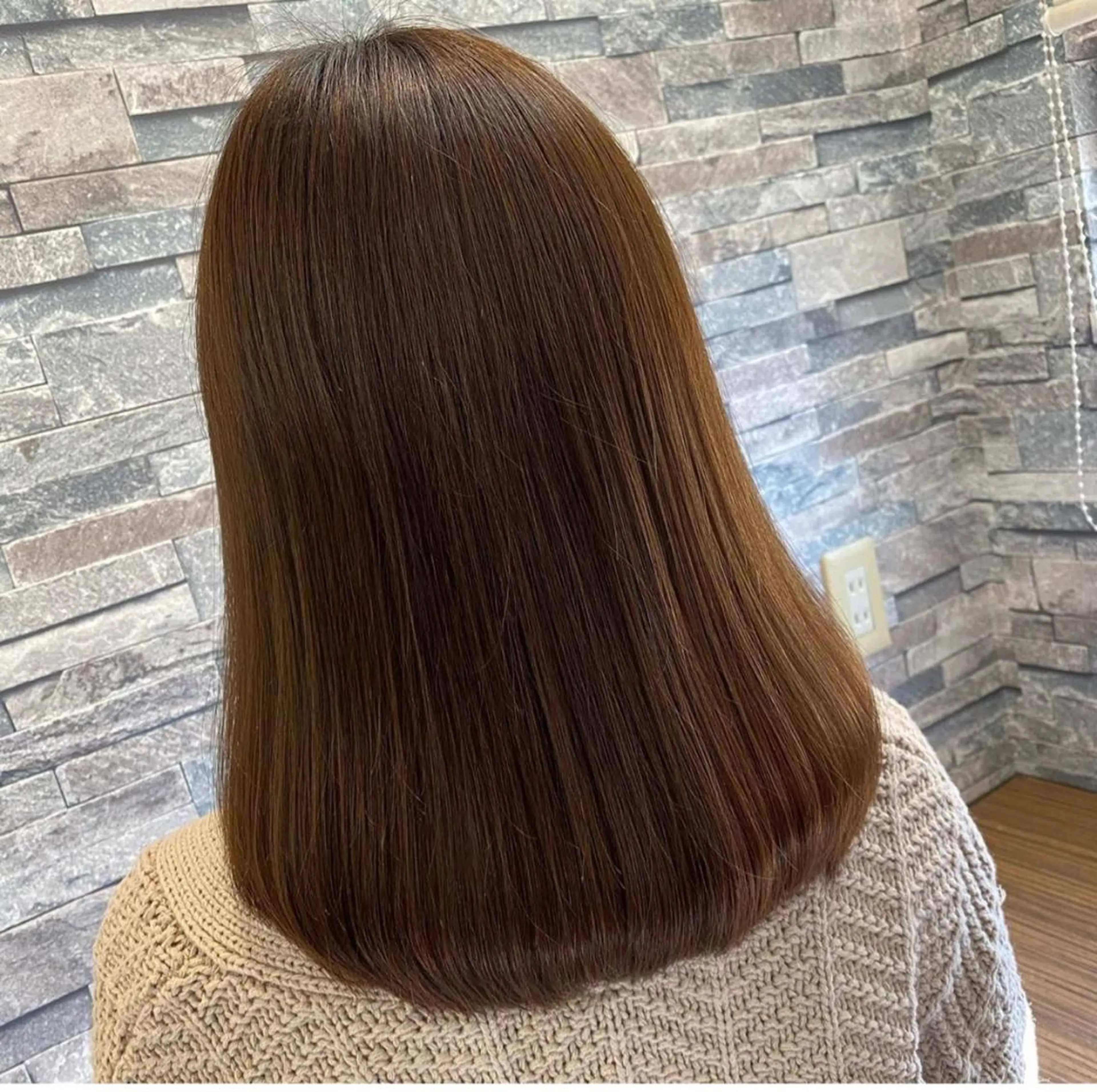 セミロング カラー 蟹江 聡太✨レイヤーカットのヘアスタイル