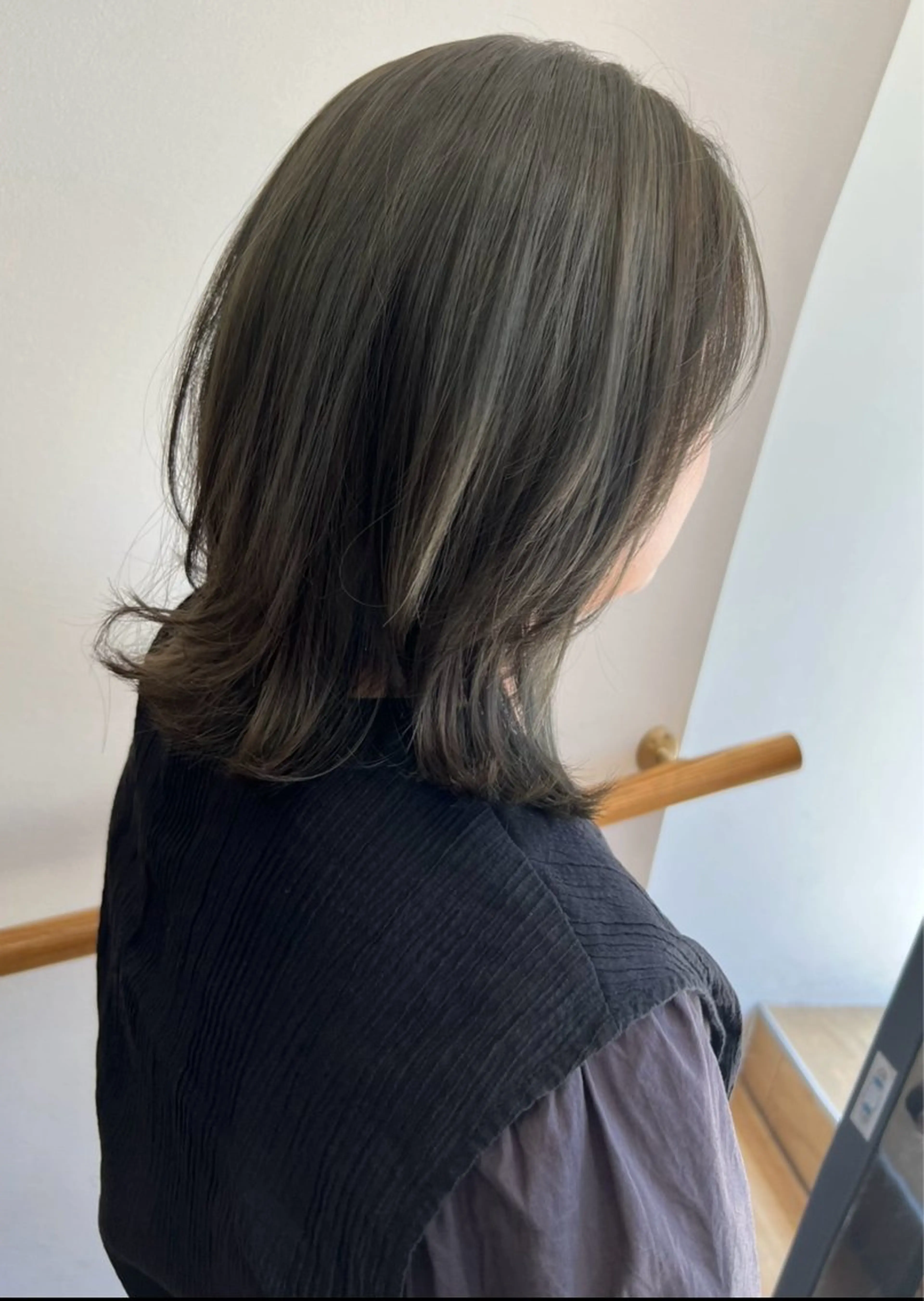 ミディアム カラー 石原 姫菜のヘアスタイル