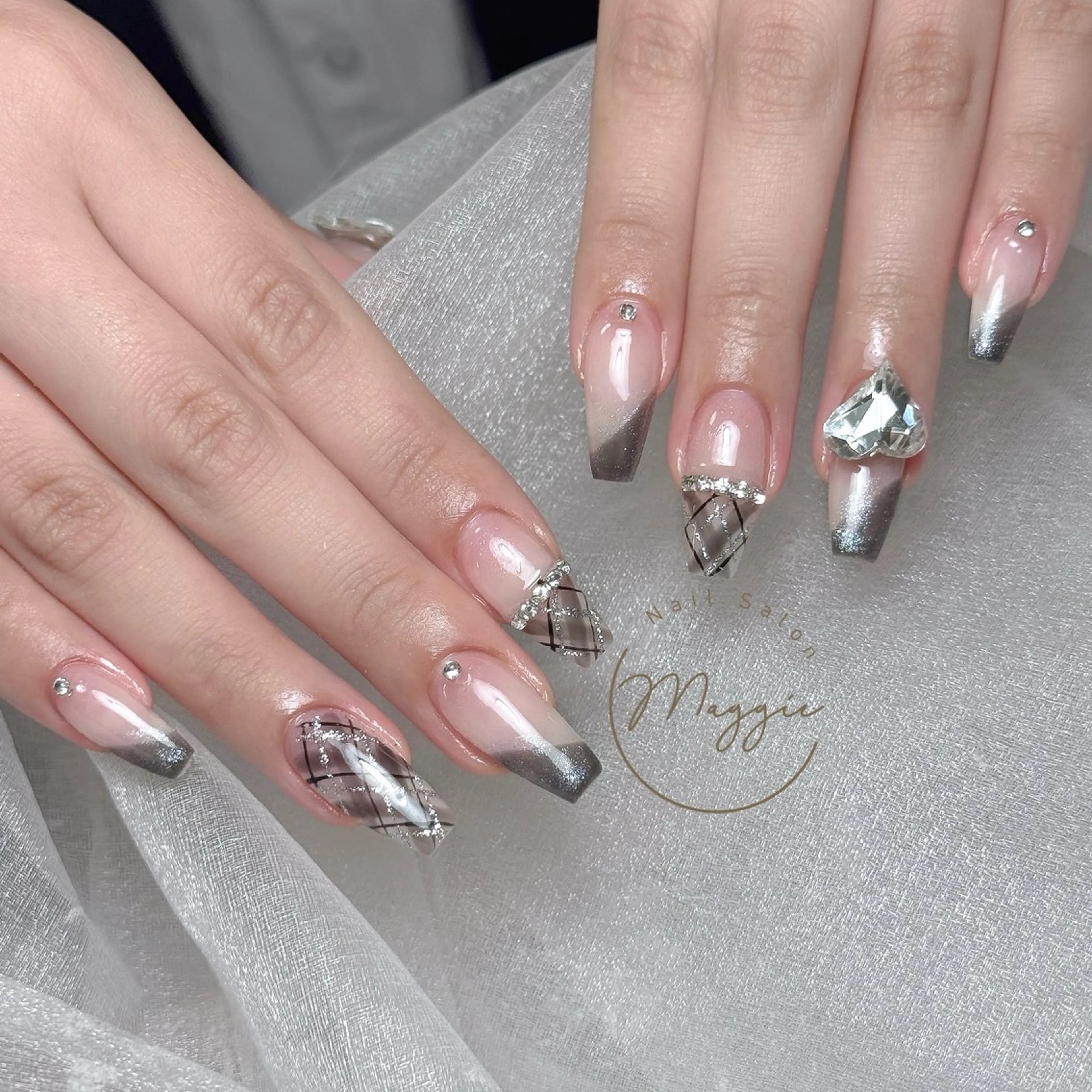 ネイル Maggie Nail🦩のネイルデザイン