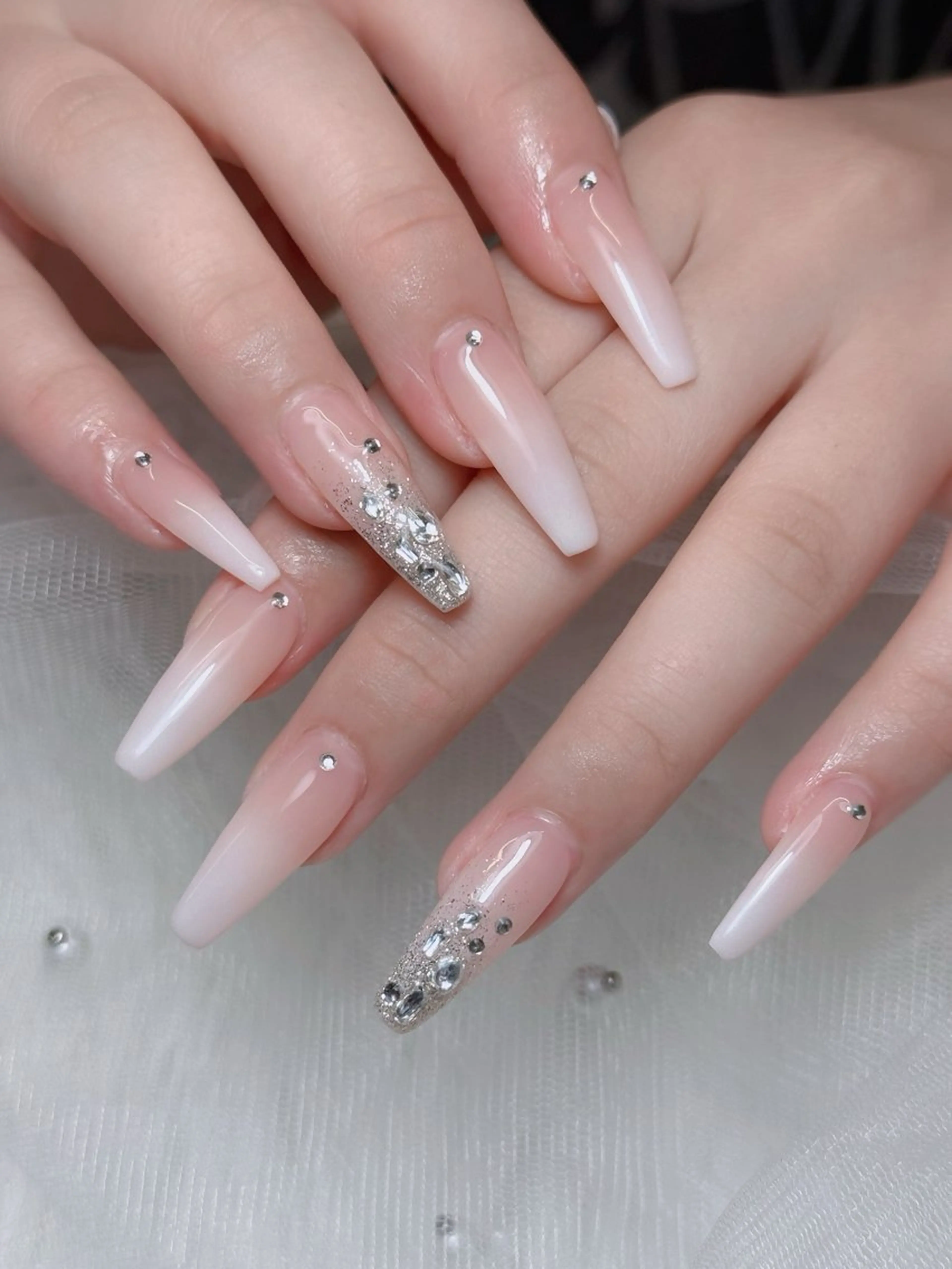 ネイル オーロラネイル チークネイル フットネイル フレンチネイル 韓国ネイル ハンドネイル Lumi Nailのネイルデザイン