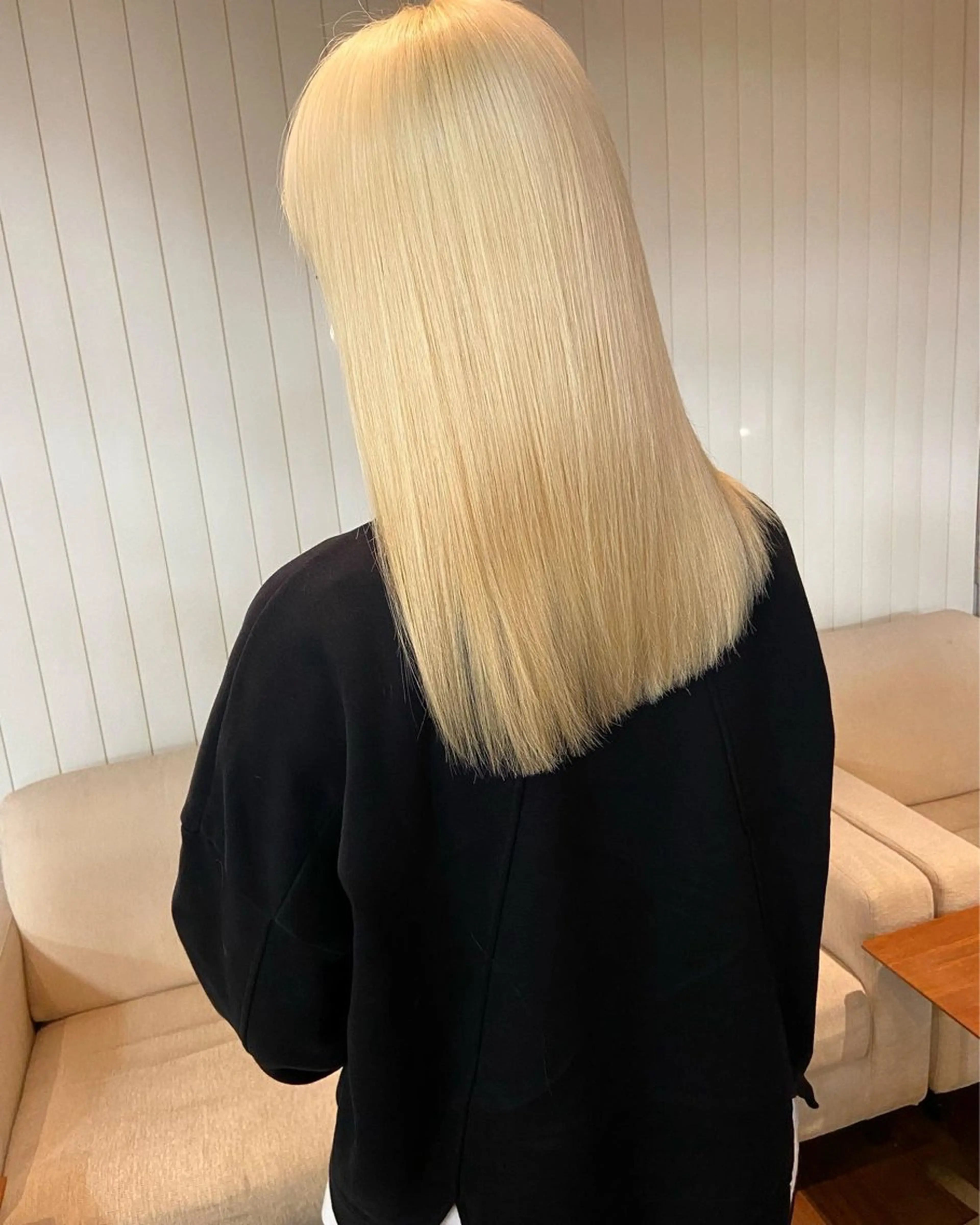 ミディアム カラー ハイトーンカラー 透明感カラー🫧🌈 似合わせカット✂︎のヘアスタイル