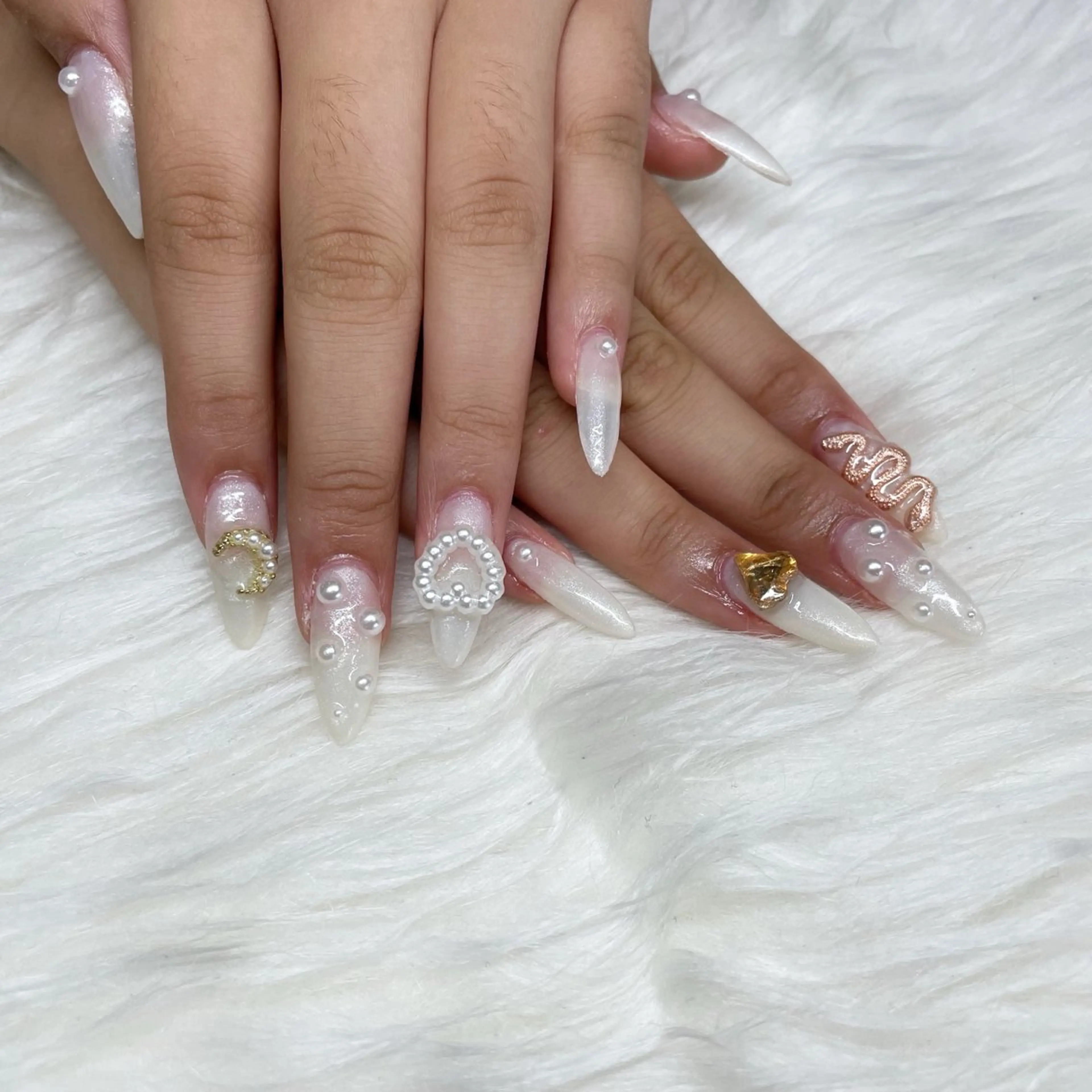 ロング ハンドネイル see love gritterのネイルデザイン