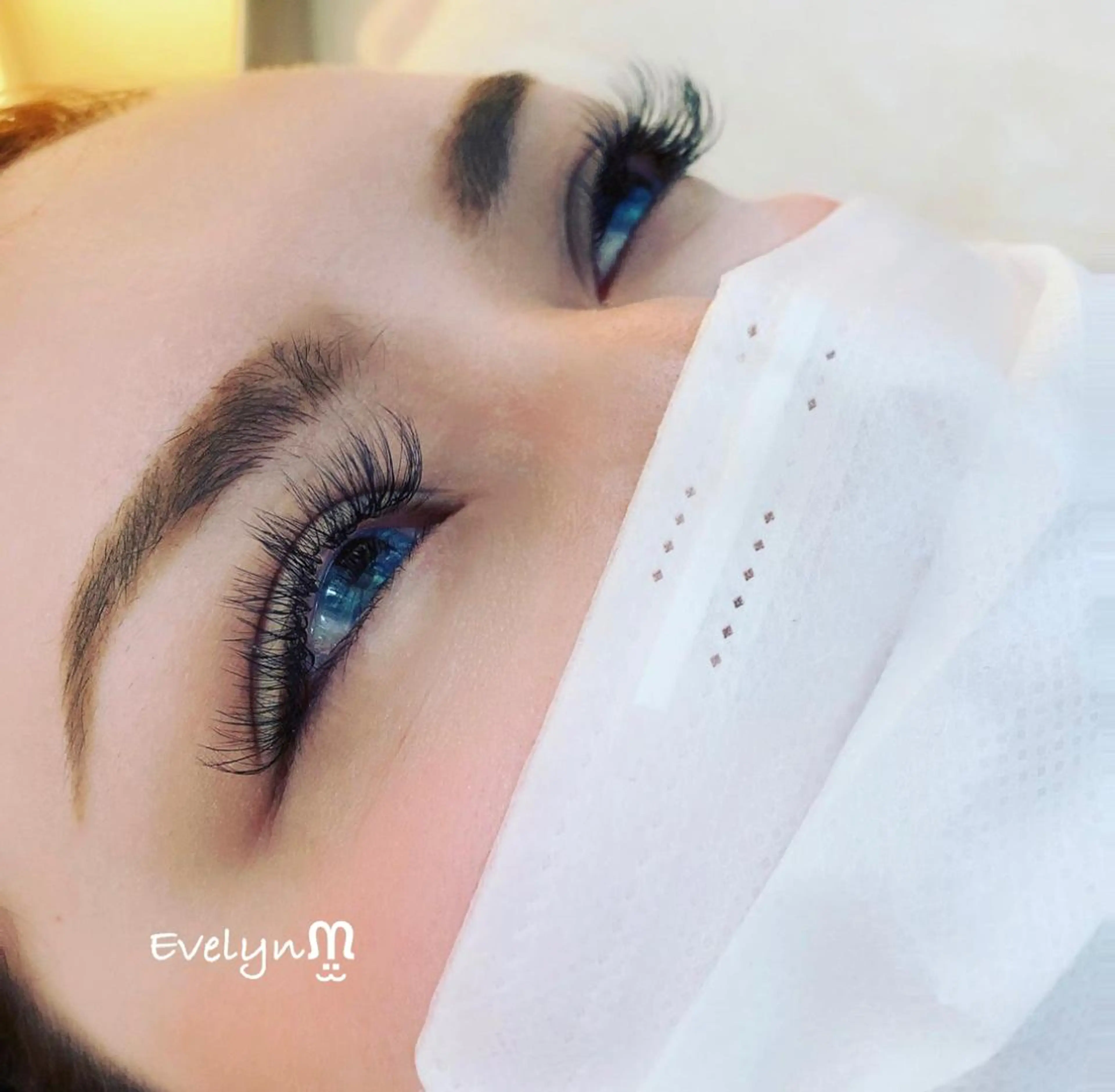 ⭐️ ボリュームラッシュ【オフ無料♪】100束（3D.5D) (Y型)(四葉)の写真