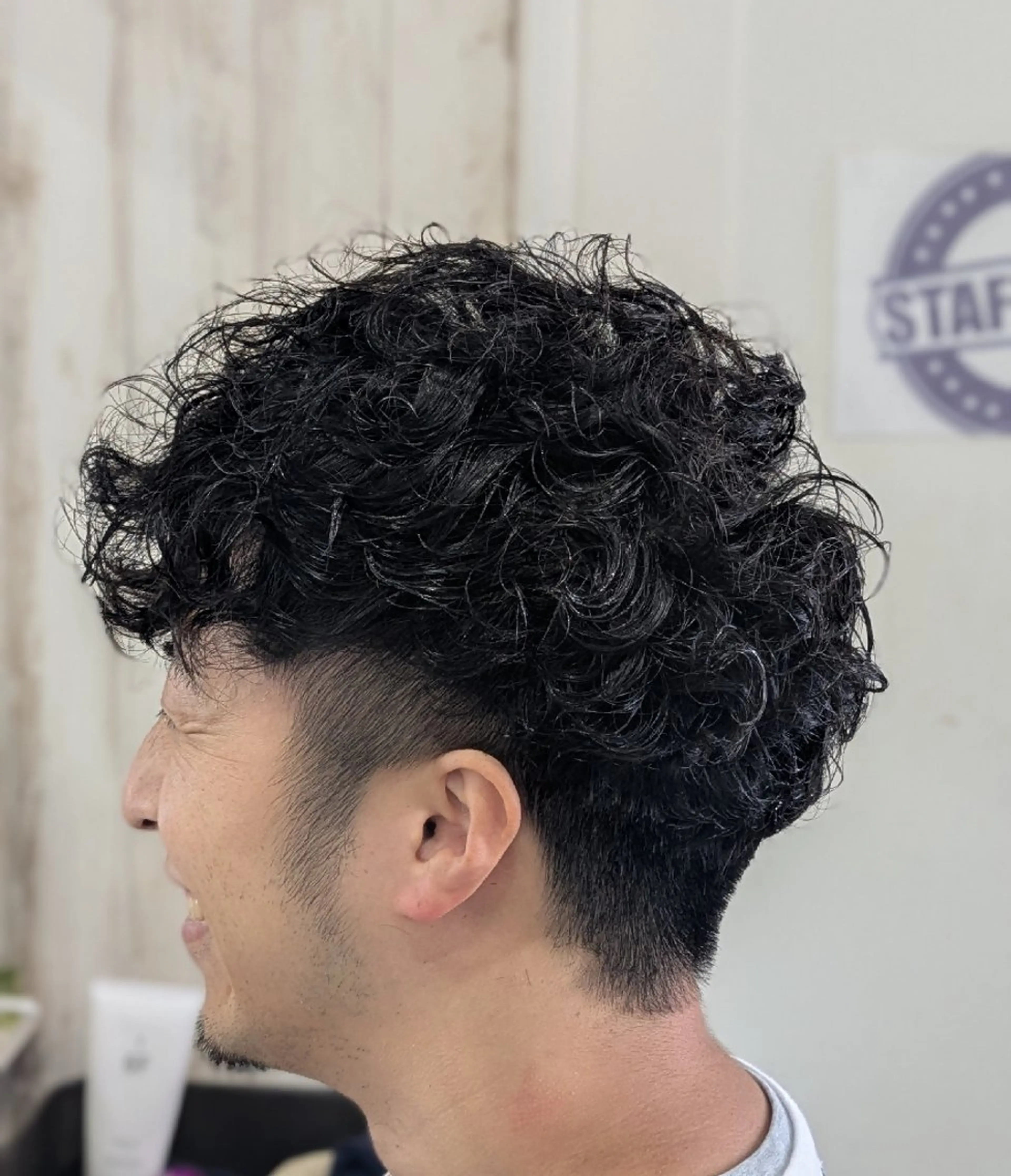 メンズ パーマ アップバング センターパート フェードカット メンズ韓国風 韓国マッシュ カット パーマ トリートメント メンズパーマ/顔周り レイヤー店長えのもとのヘアスタイル