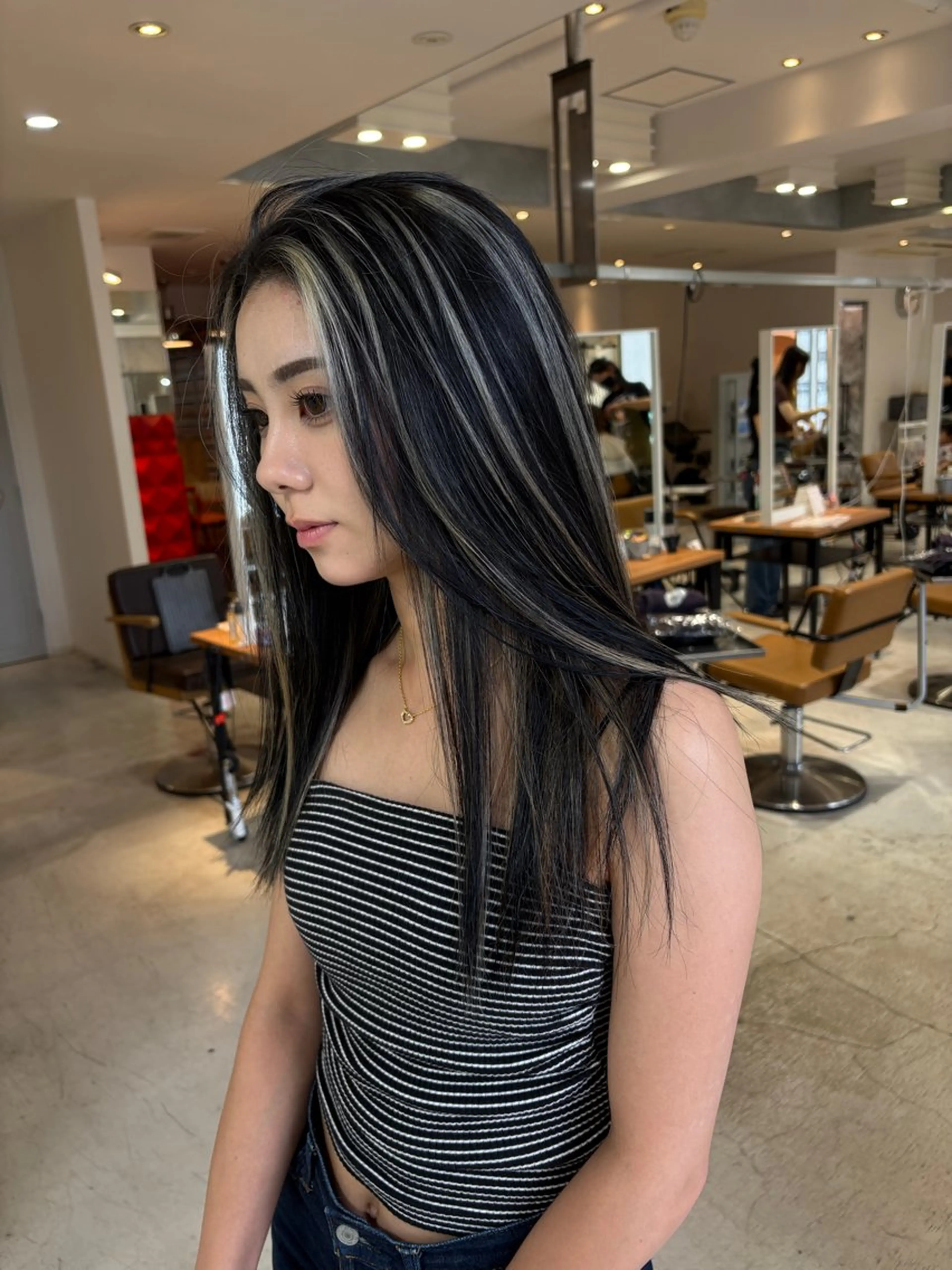 ロング カラー ブリーチ ケアブリーチ ダブルカラー ブリーチなしカラー エクステ ヘアカラー トリートメント nameless髪質 改善ブリーチ心斎橋のヘアスタイル