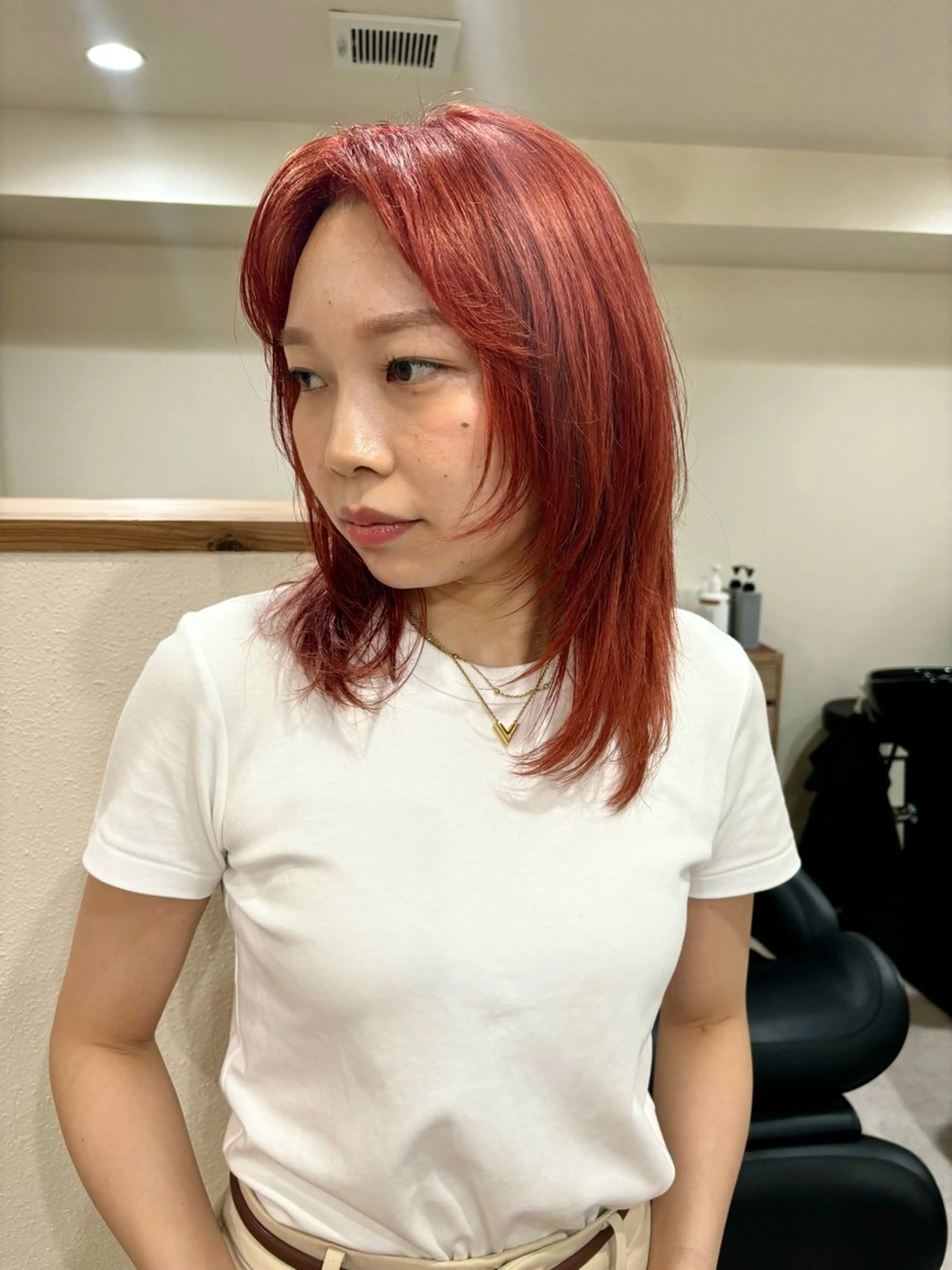 セミロング カラー レッドカラー icie所属・大阪ヴィーガンサロン KANAKOのヘアスタイル
