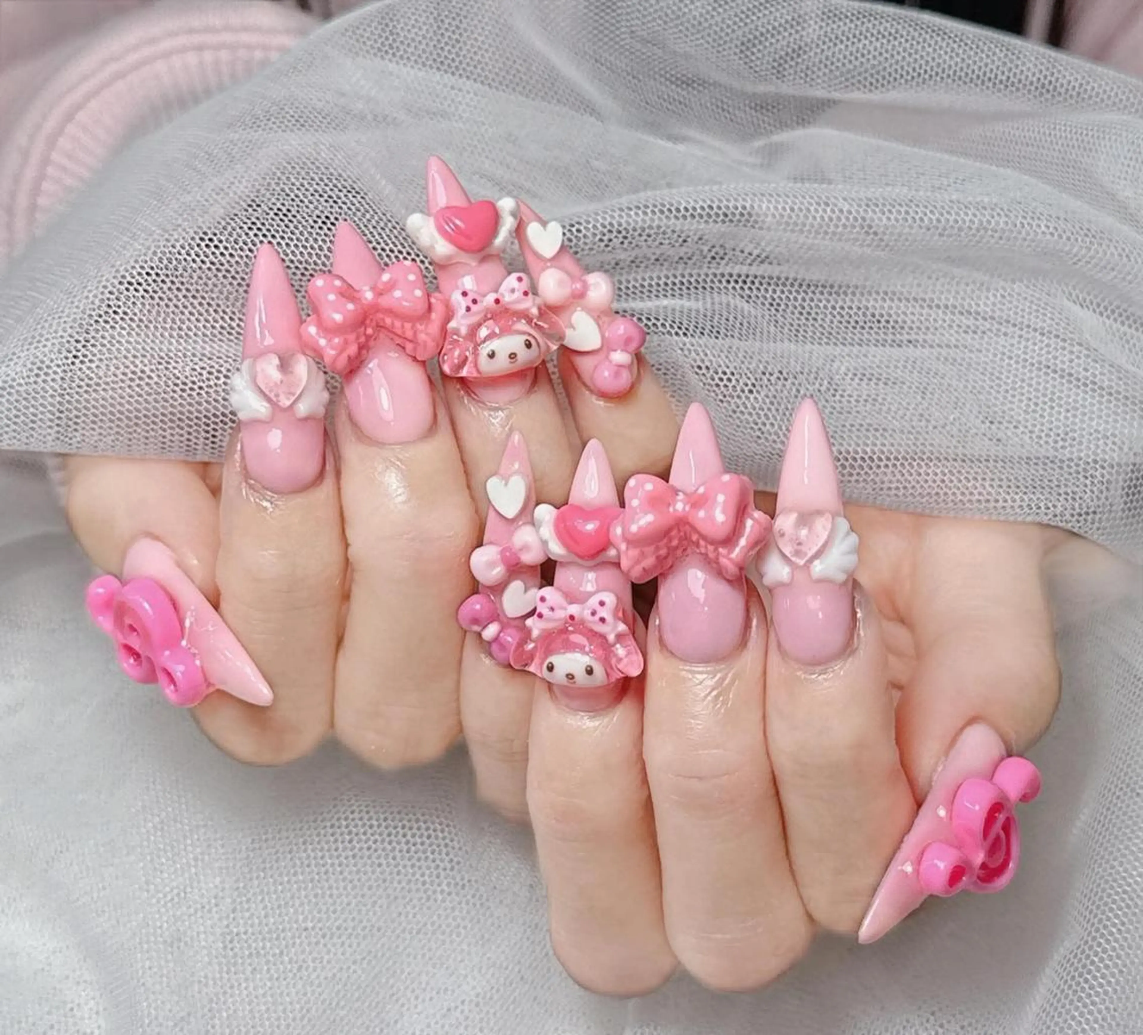 カラー ロング ベージュカラー グラデーションカラー ピンクカラー 韓国風ヘア ハンドネイル Bling Salonのネイルデザイン